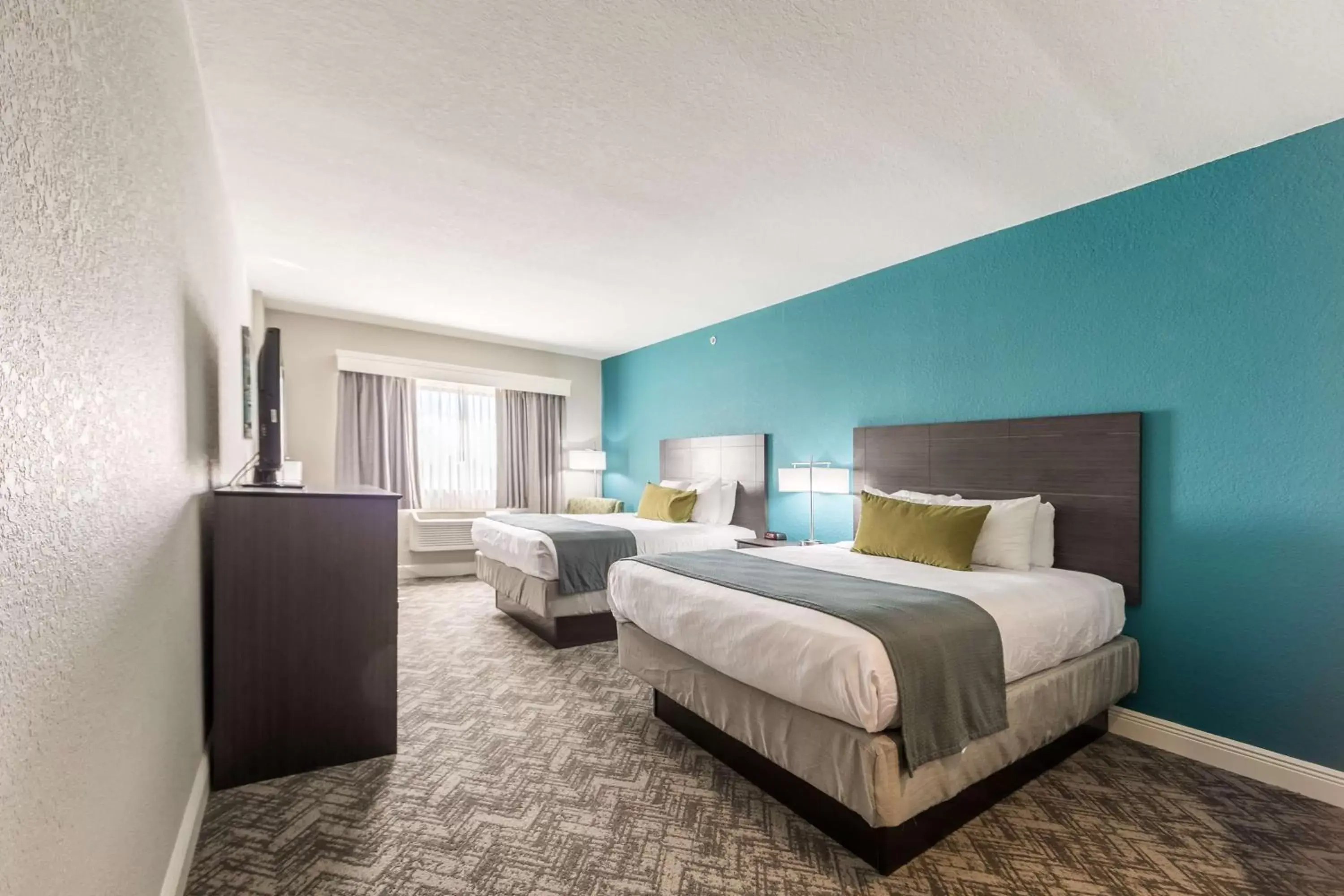 Photo of the whole room, Bed in Best Western Plus Sebastian Hotel & Suites