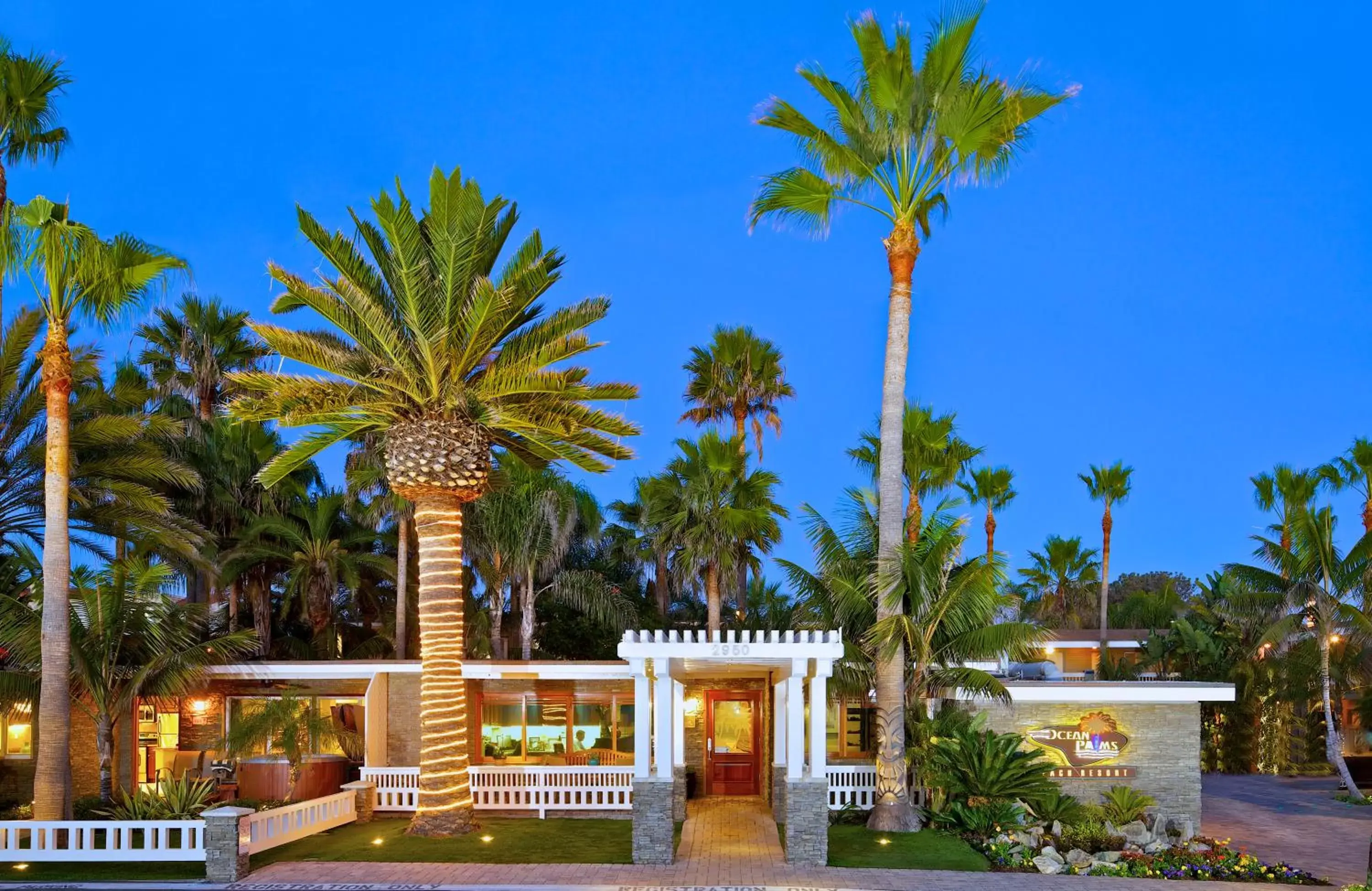 Facade/entrance, Property Building in Ocean Palms Beach Resort
