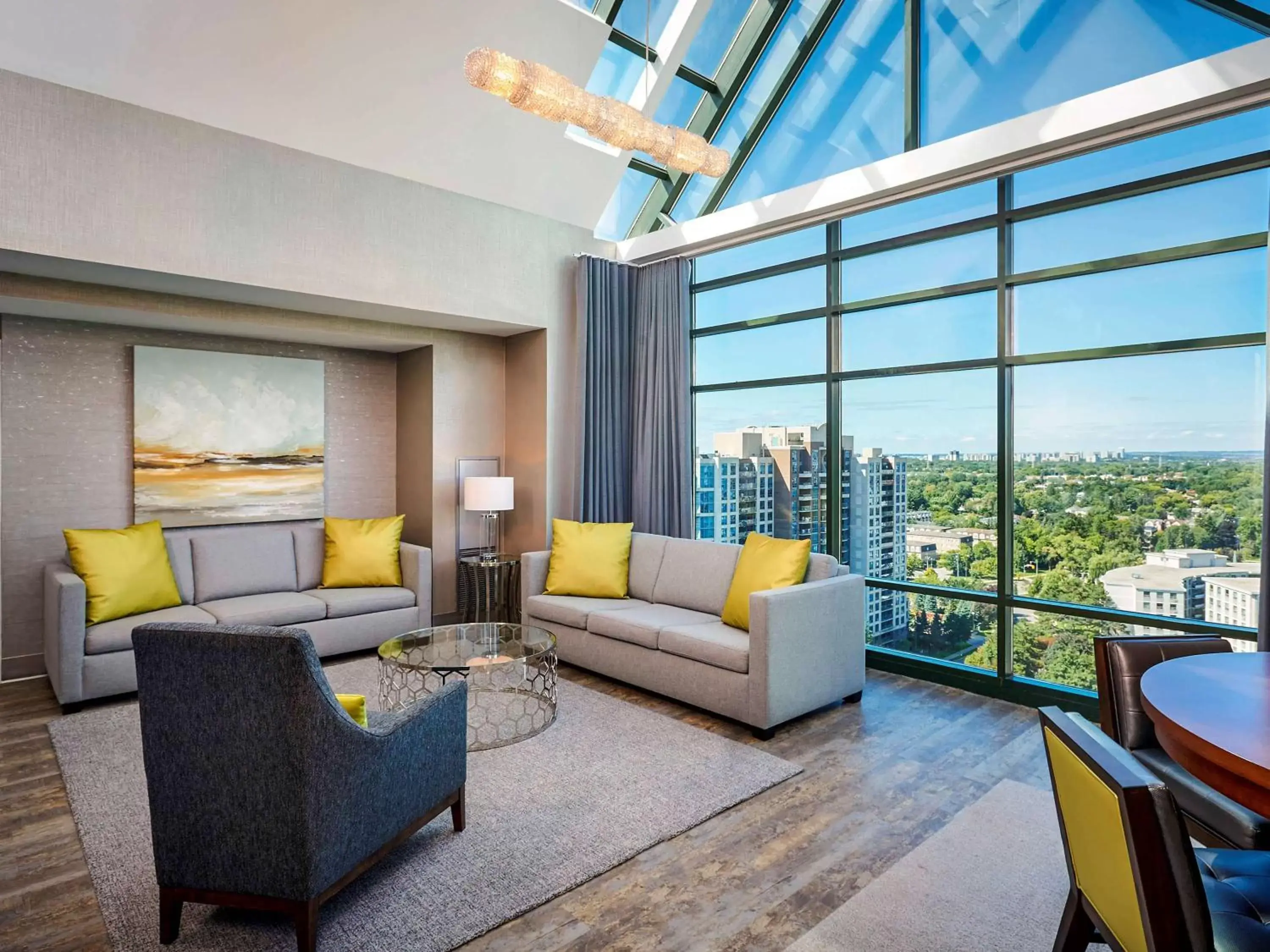 Photo of the whole room, Seating Area in Novotel Toronto North York