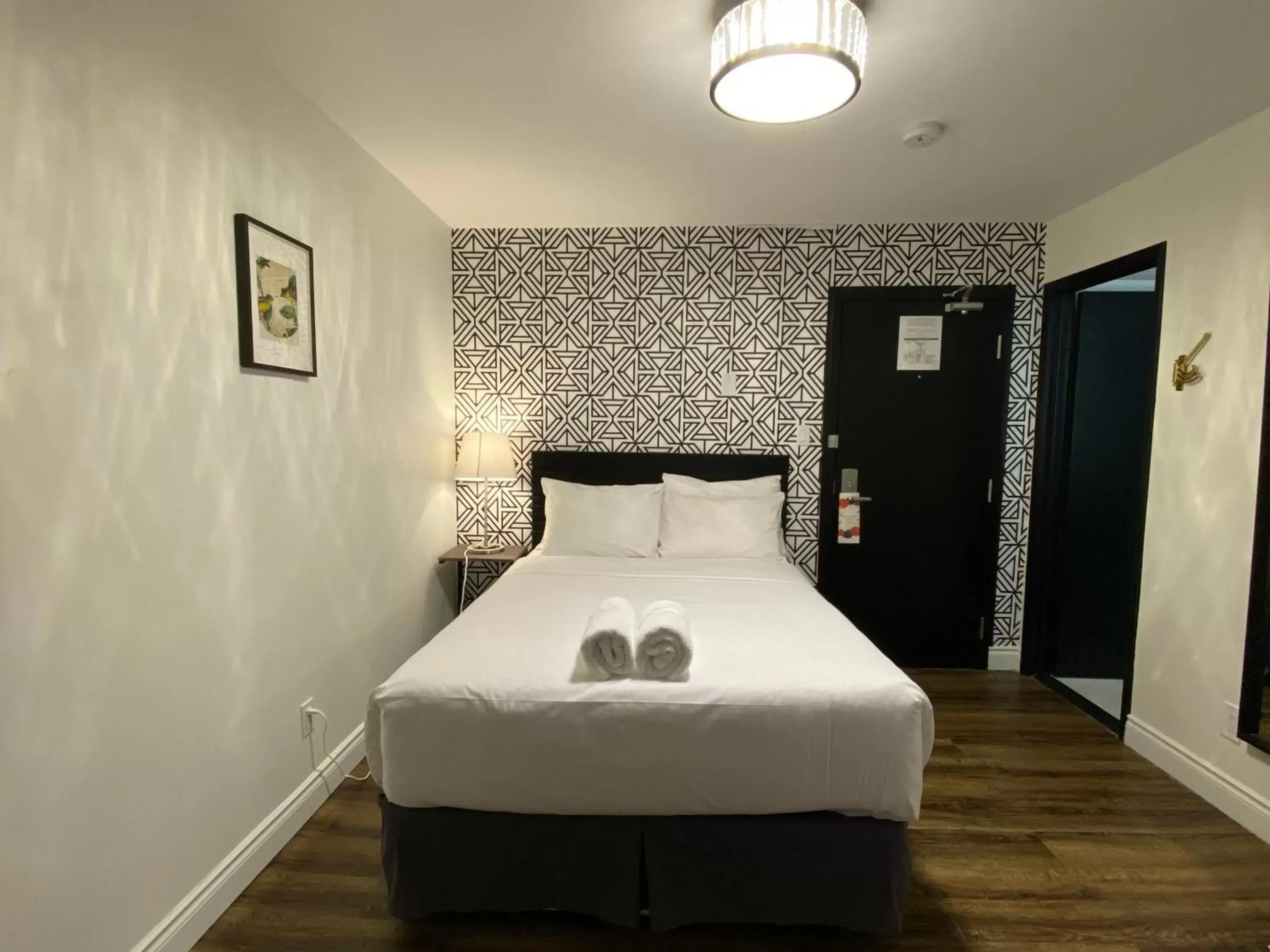 Bed in Pembroke Inn