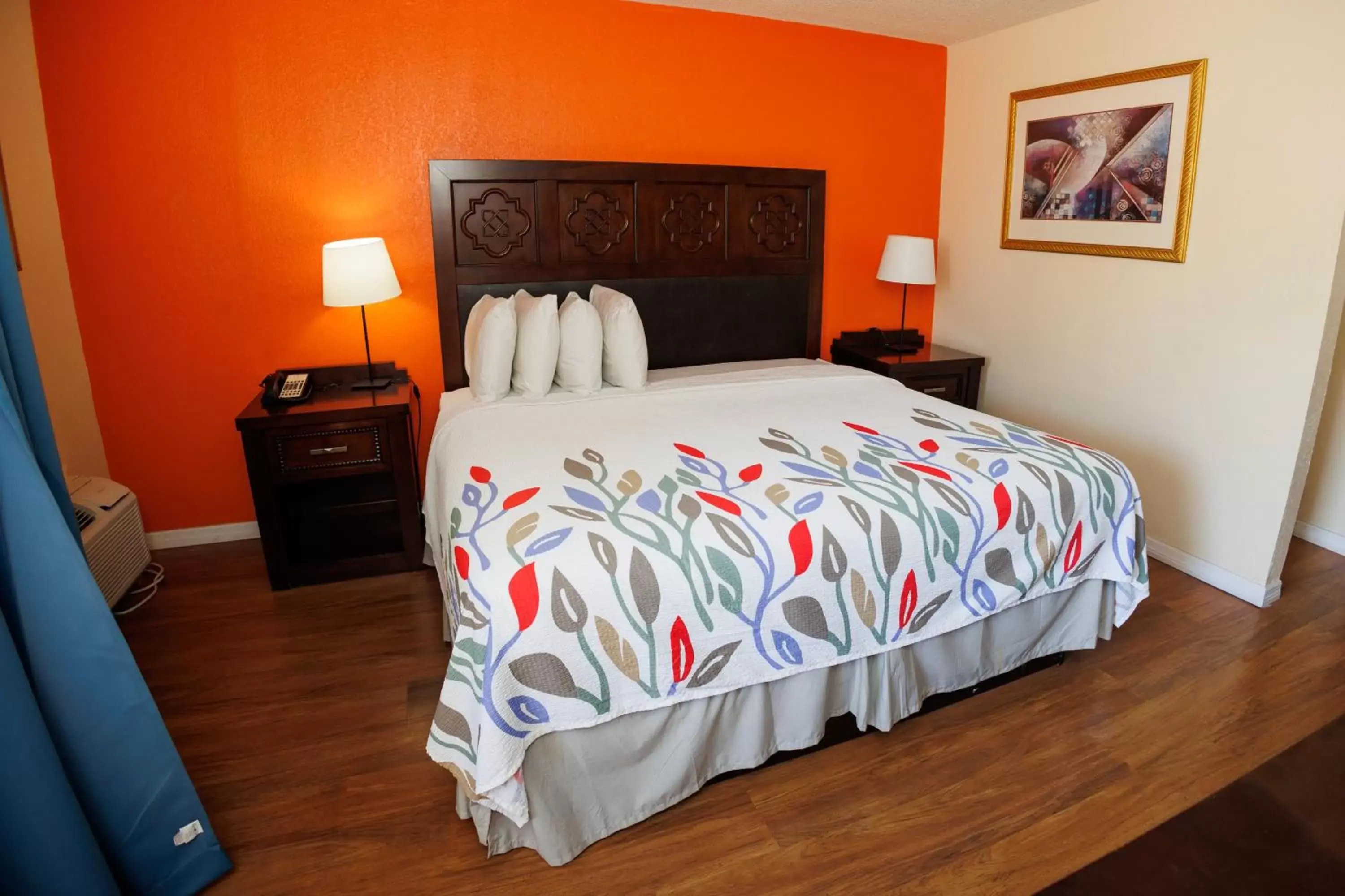 King Room in Garnet Inn & Suites, Orlando