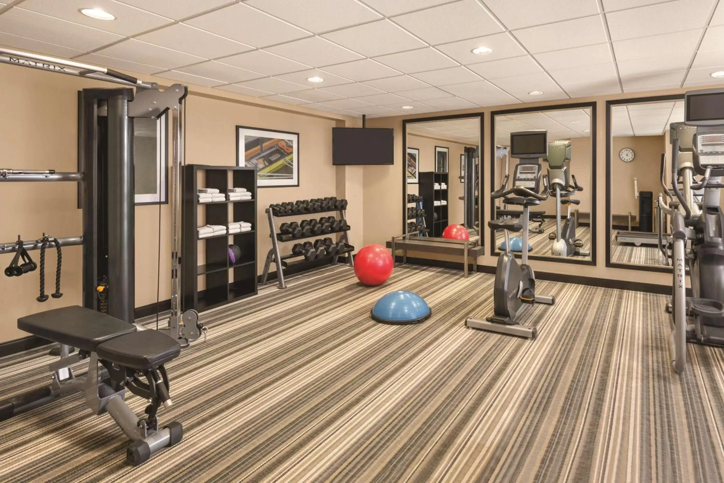 Activities, Fitness Center/Facilities in Park Inn by Radisson, Calgary Airport North, AB