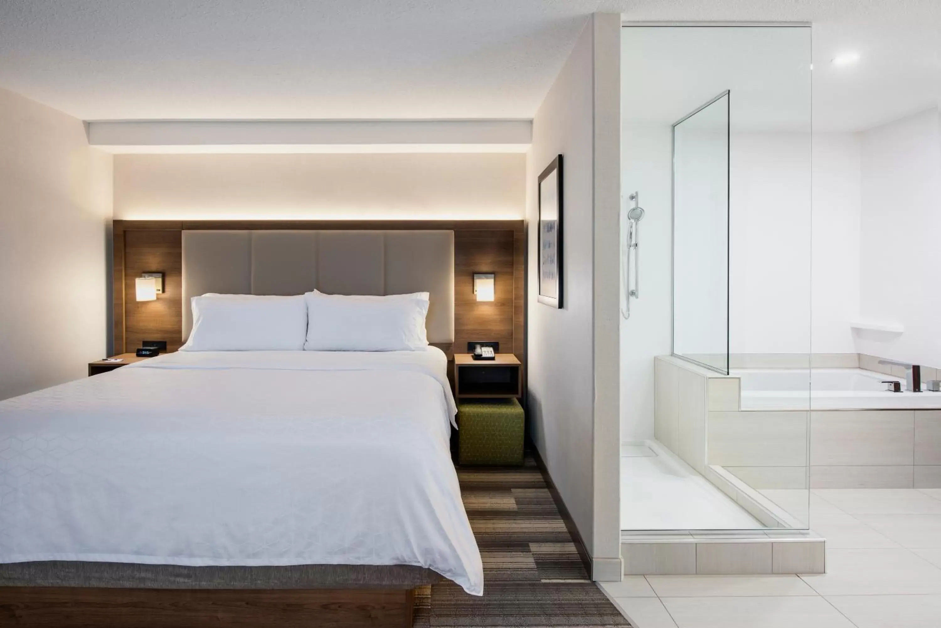 Bed in Holiday Inn Express Hotel & Suites Saskatoon, an IHG Hotel