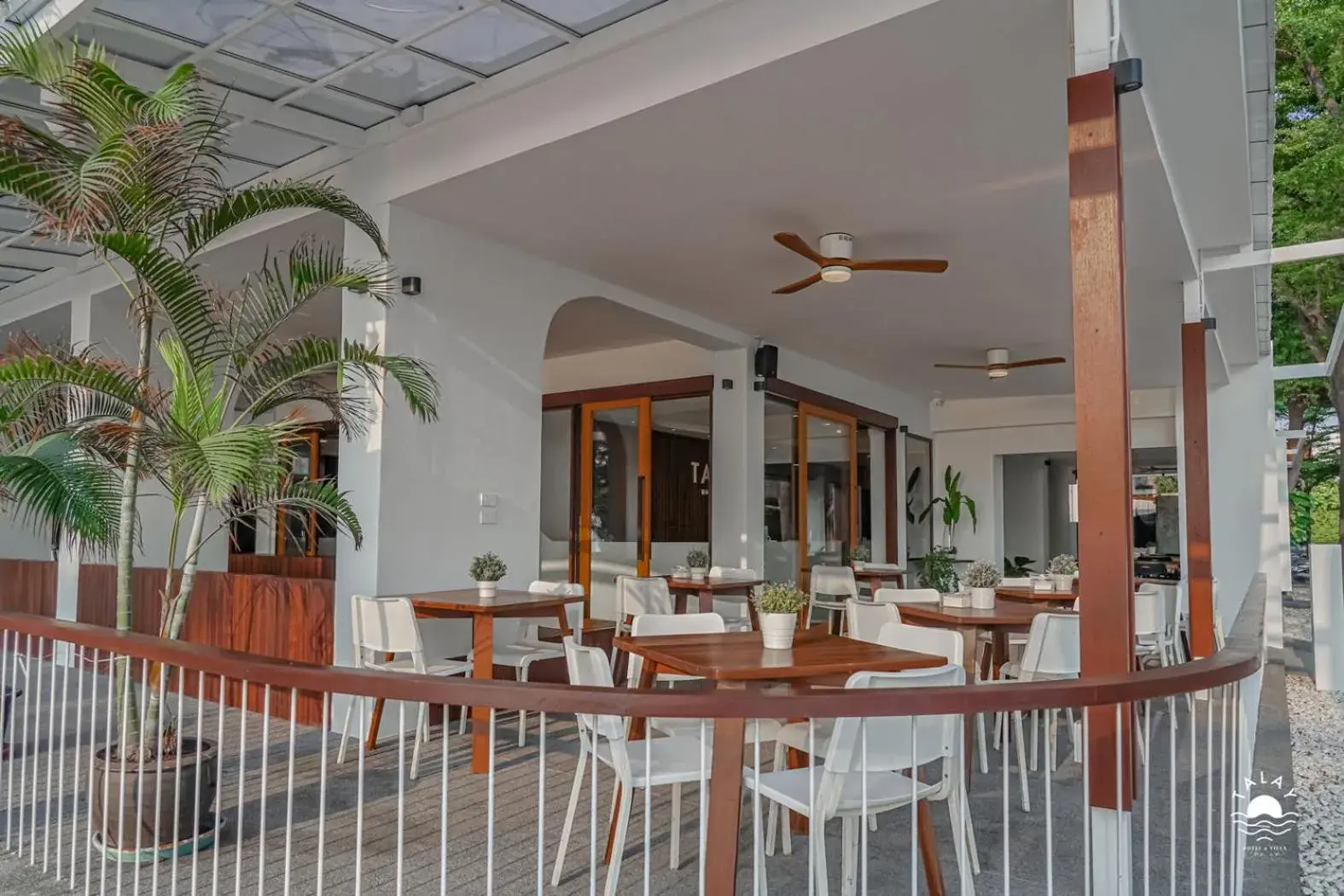 Seating area, Restaurant/Places to Eat in Talay Hotel & Villa