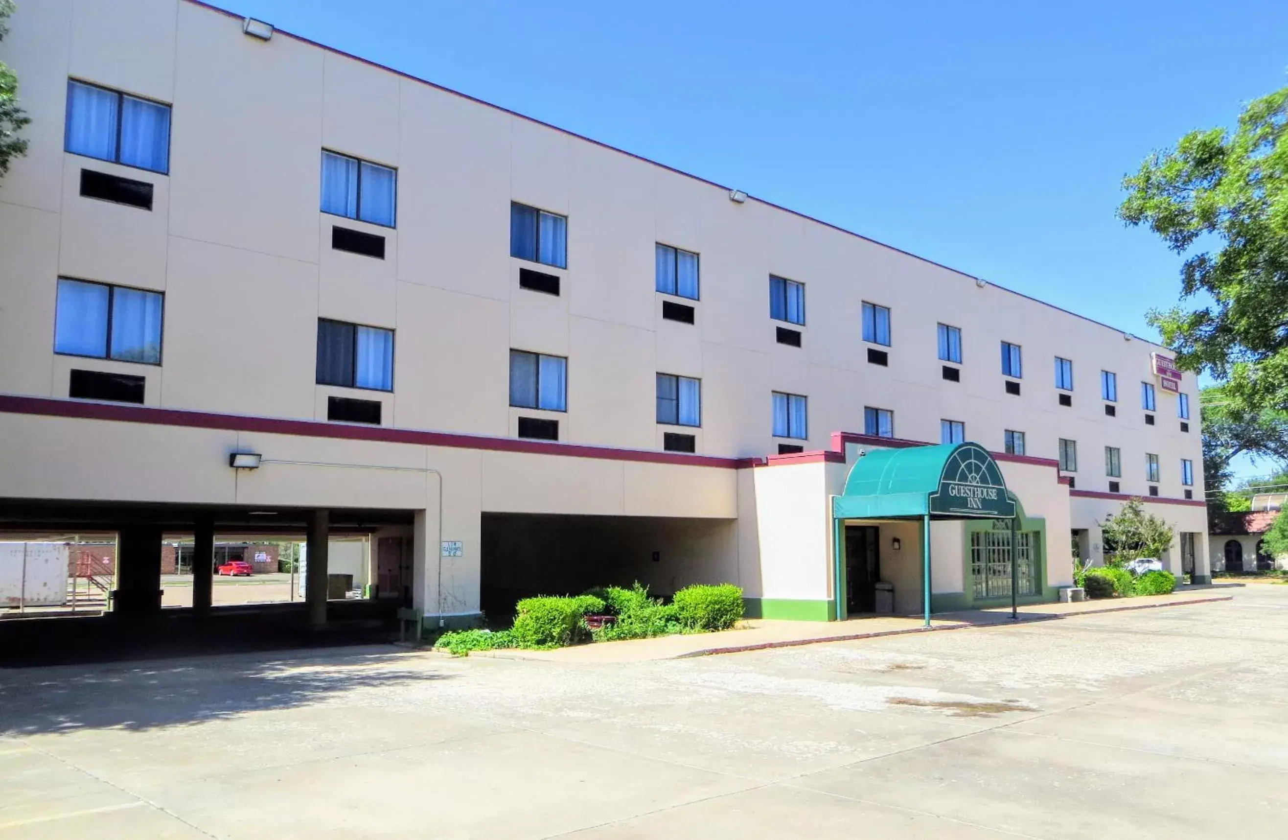 Property Building in Guest House Inn Medical District near Texas Tech Univ