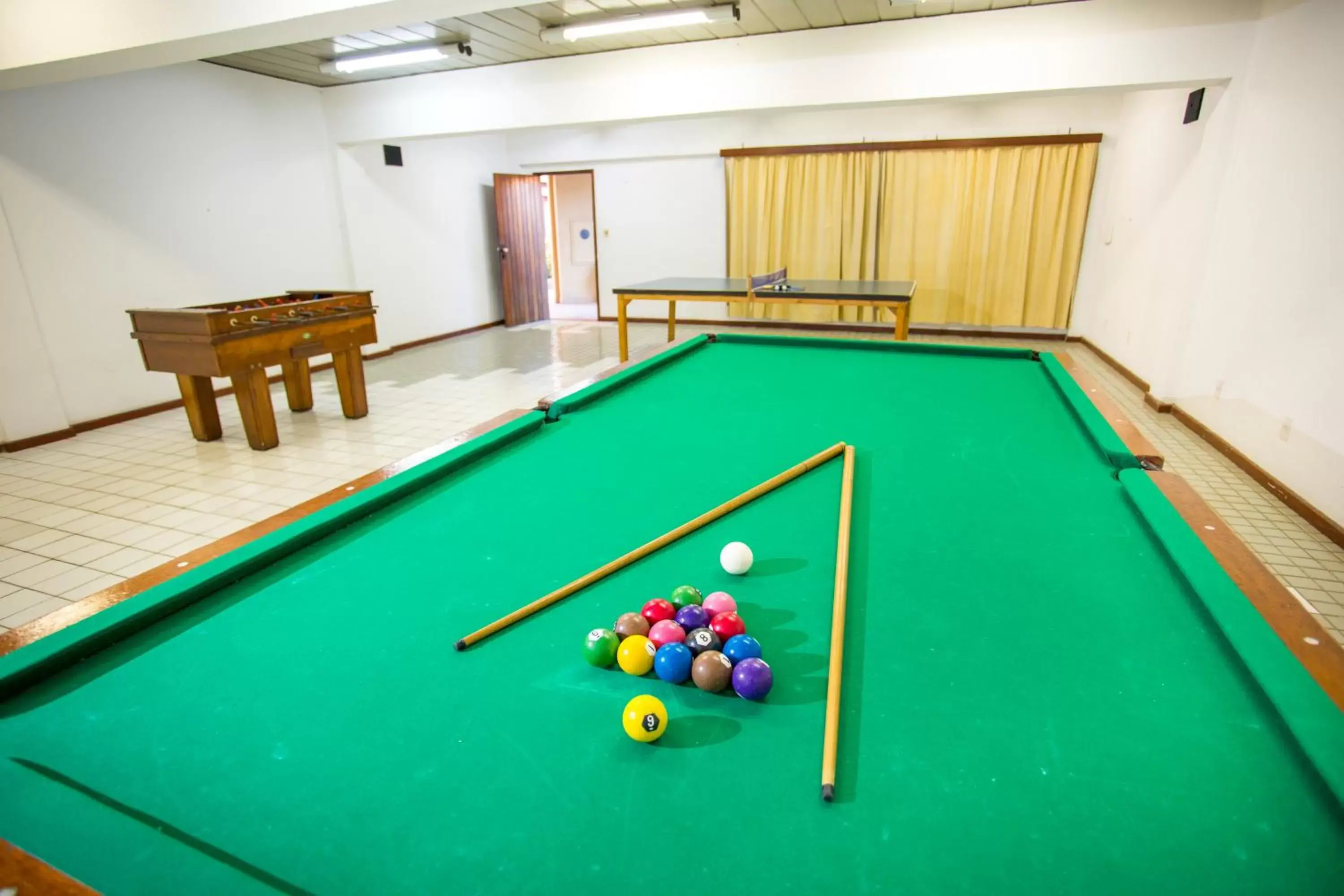 Game Room, Billiards in Monte Pascoal Praia Hotel