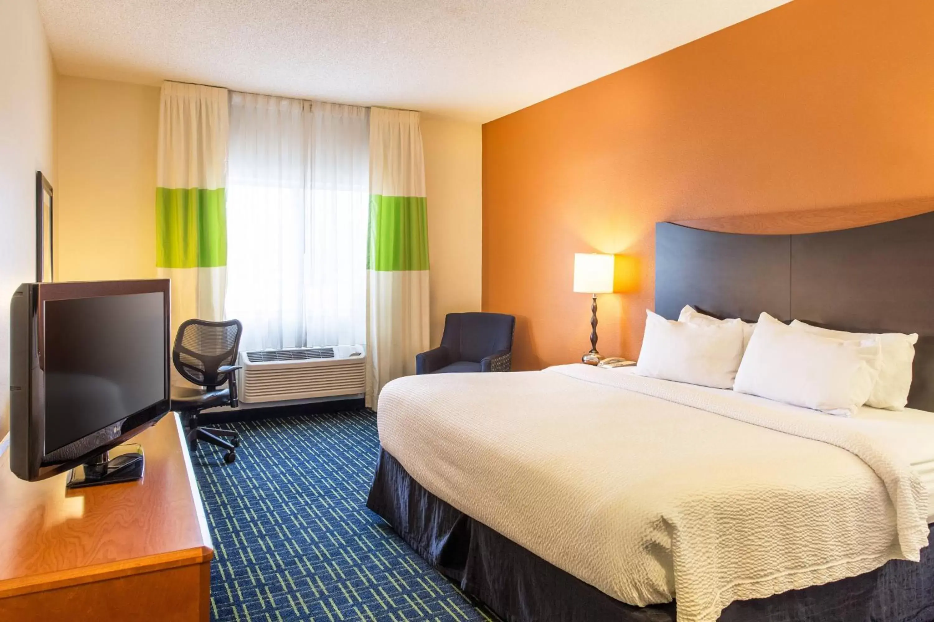 Photo of the whole room, Bed in Fairfield Inn & Suites Billings