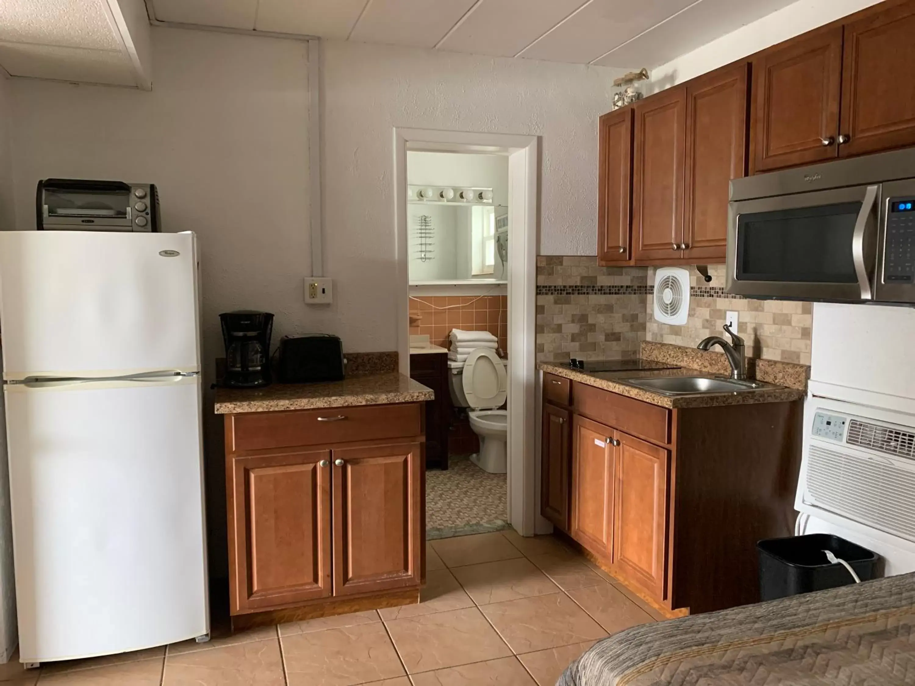 Kitchen/Kitchenette in Cara Mara Resort