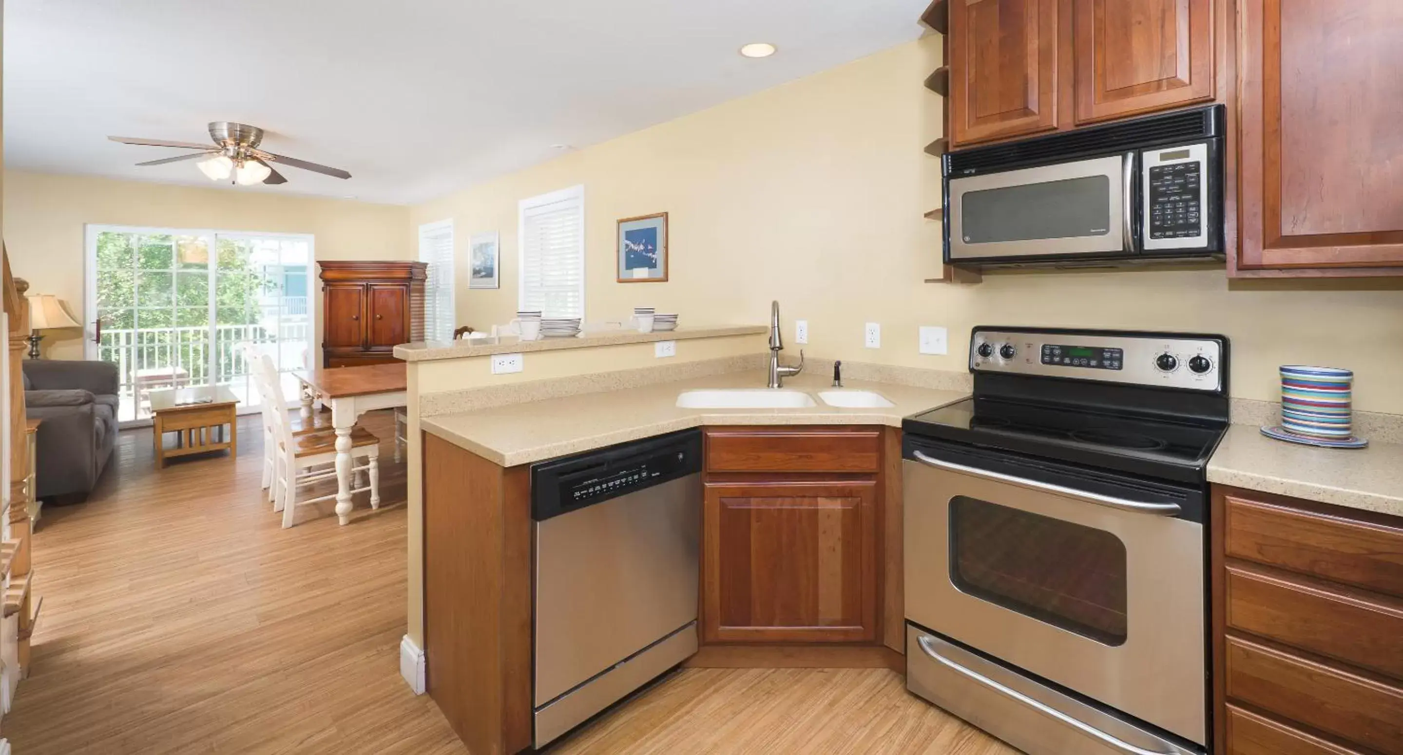 Kitchen or kitchenette, Kitchen/Kitchenette in Lime Tree Bay Resort