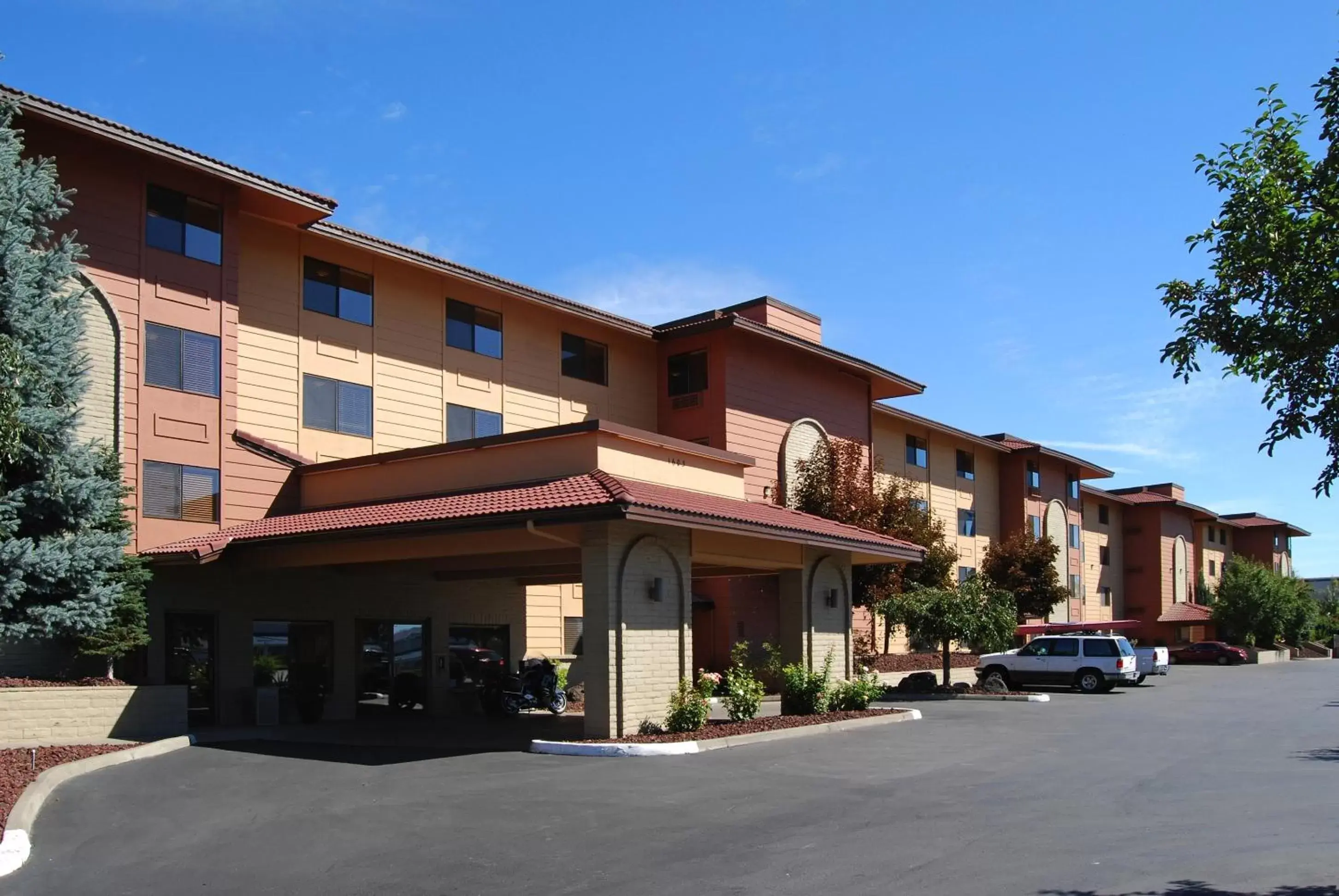 Facade/entrance, Property Building in Baymont by Wyndham Yakima Riverfront