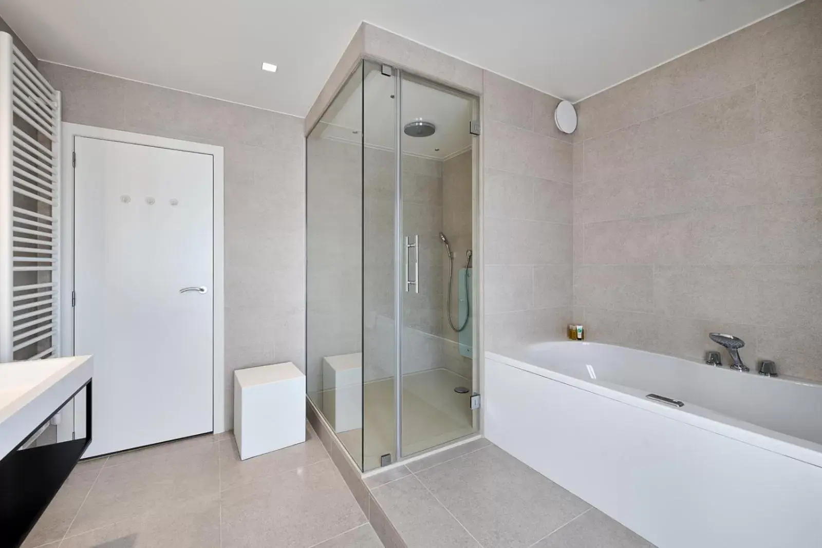 Shower, Bathroom in Keizershof Hotel Aalst