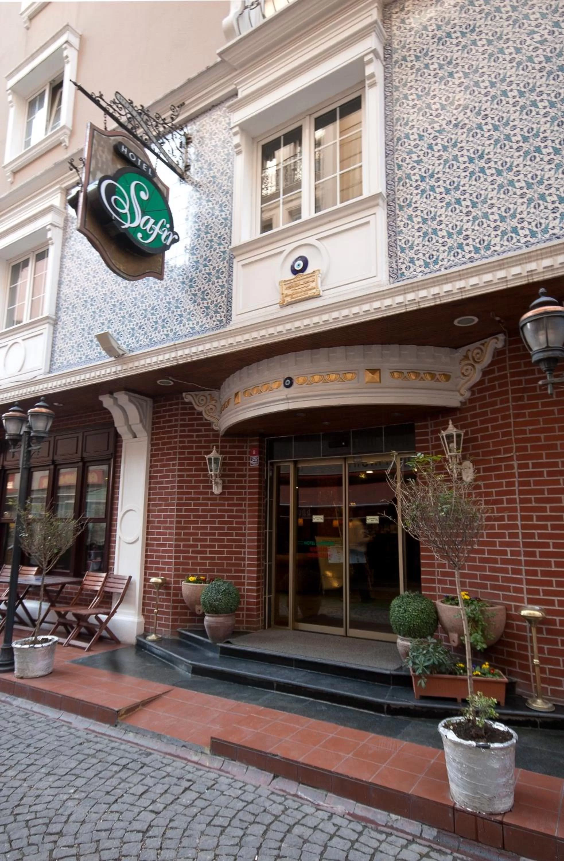 Facade/entrance in Hotel Sapphire