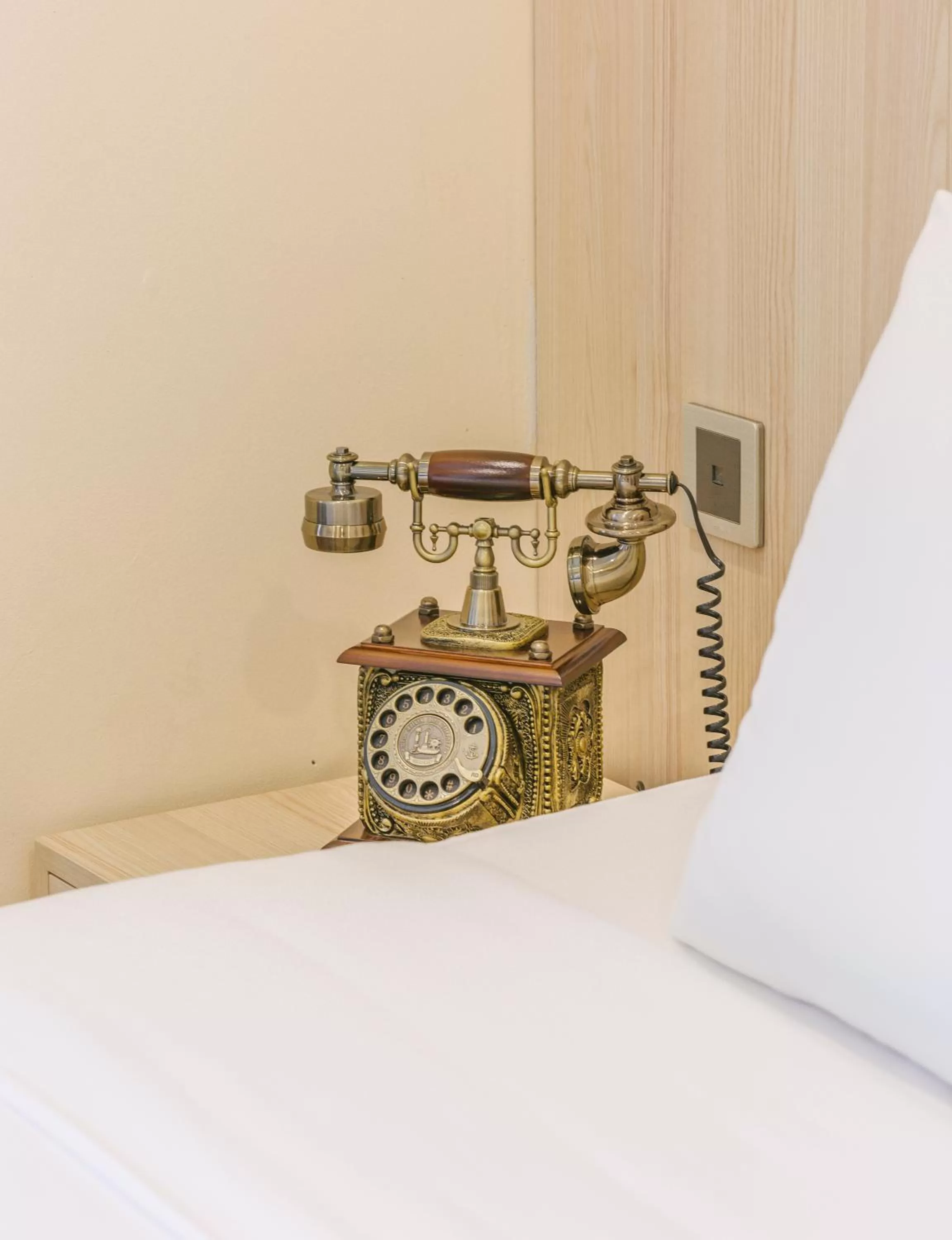 Business facilities in Happy Life Grand Hotel & Rooftop Skybar