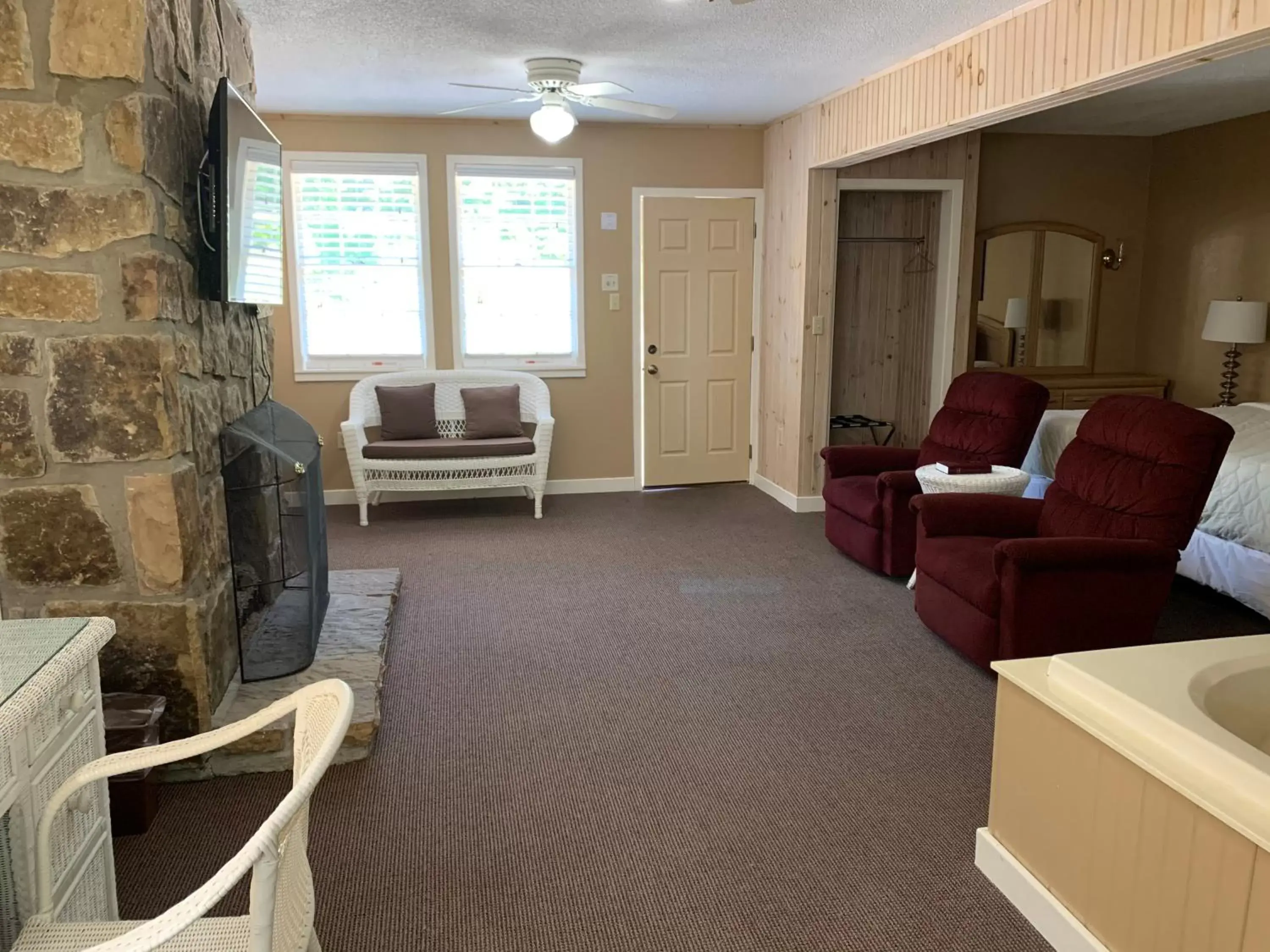 Living room, Seating Area in Carr's Northside Hotel and Cottages