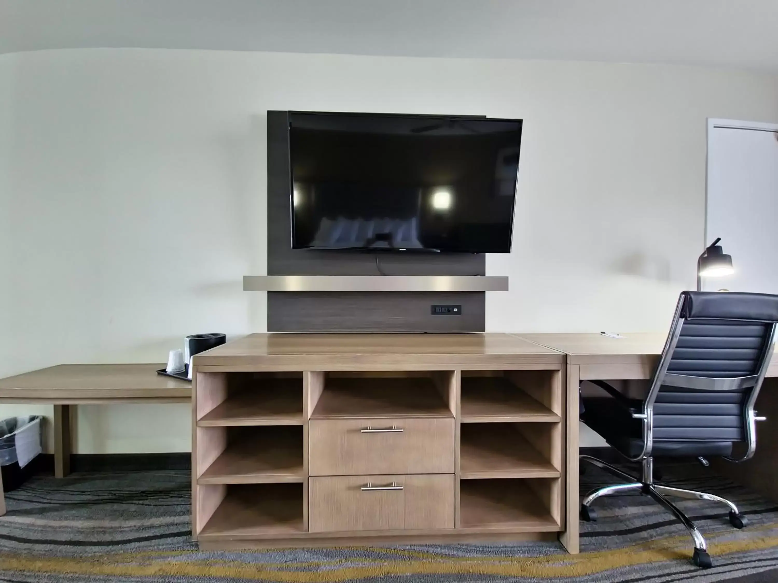 TV/Entertainment Center in Los Viajeros Inn