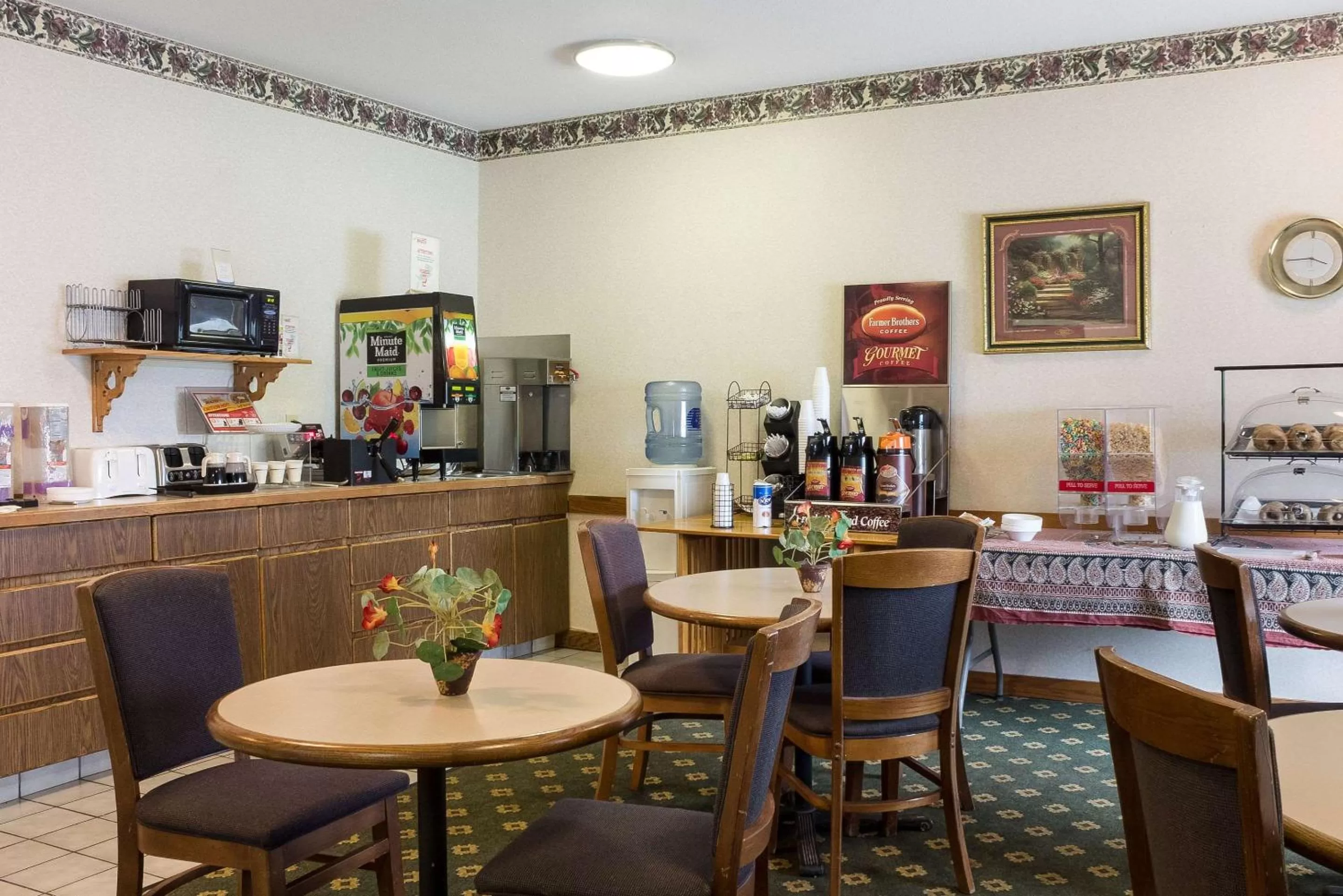 Restaurant/places to eat in Rodeway Inn Wahpeton