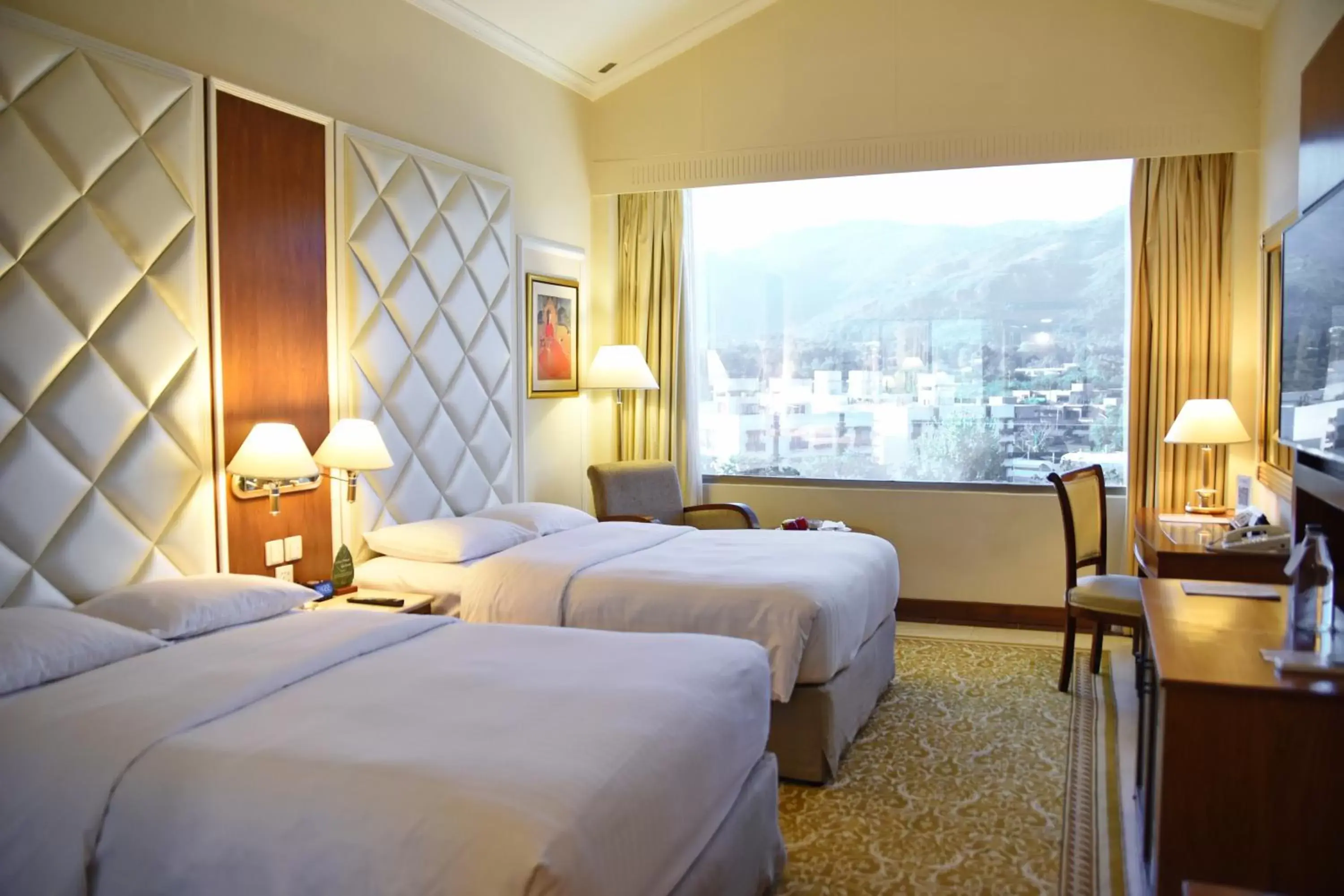 Bed in Islamabad Marriott Hotel