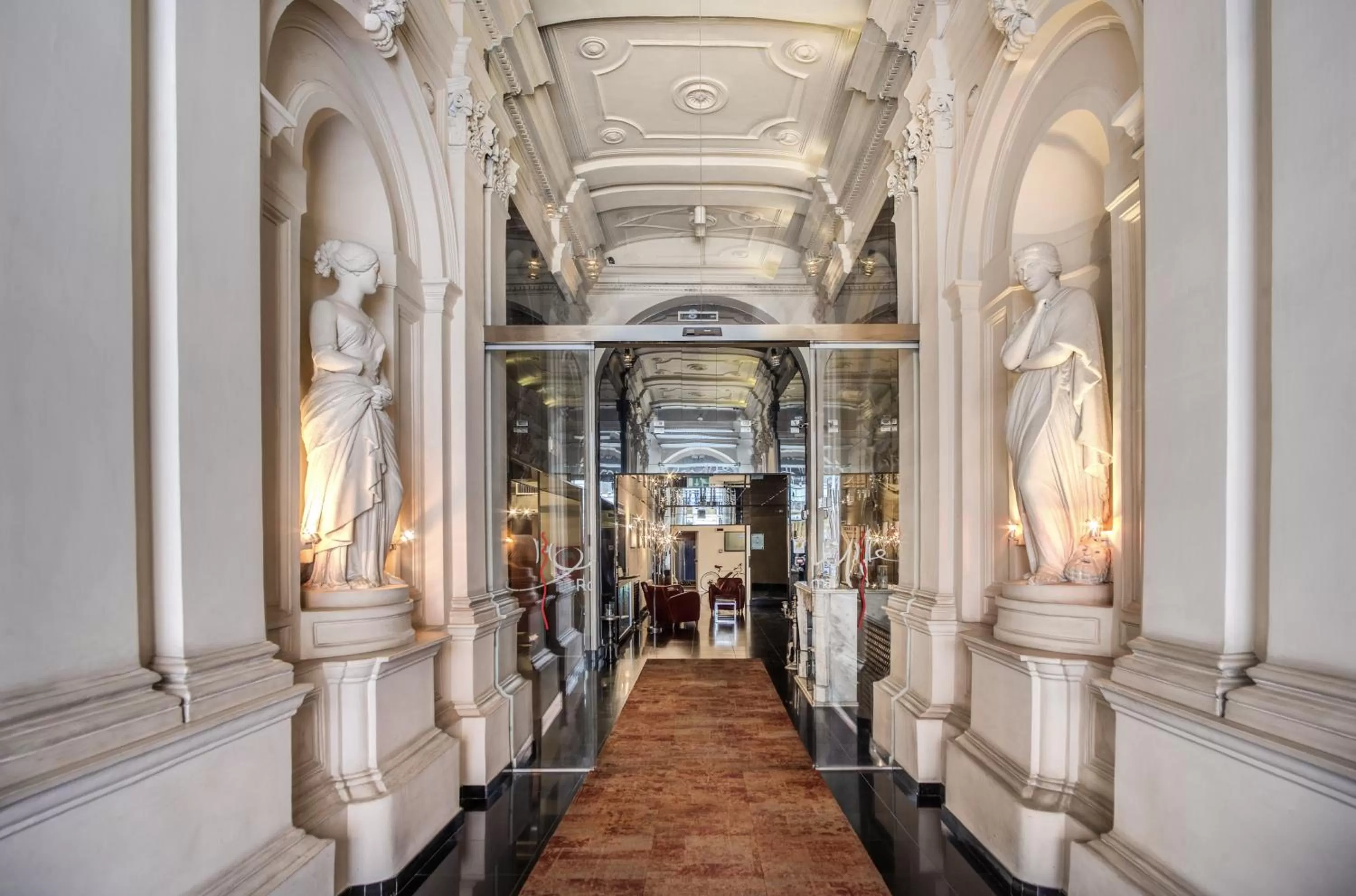 Facade/entrance in La Griffe Hotel Roma