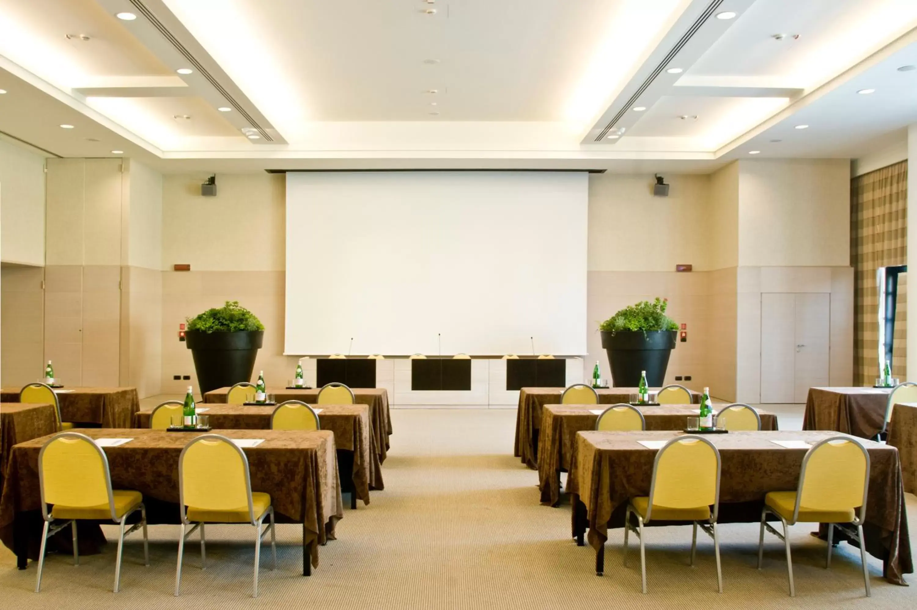 Business facilities in Starhotels Grand Milan
