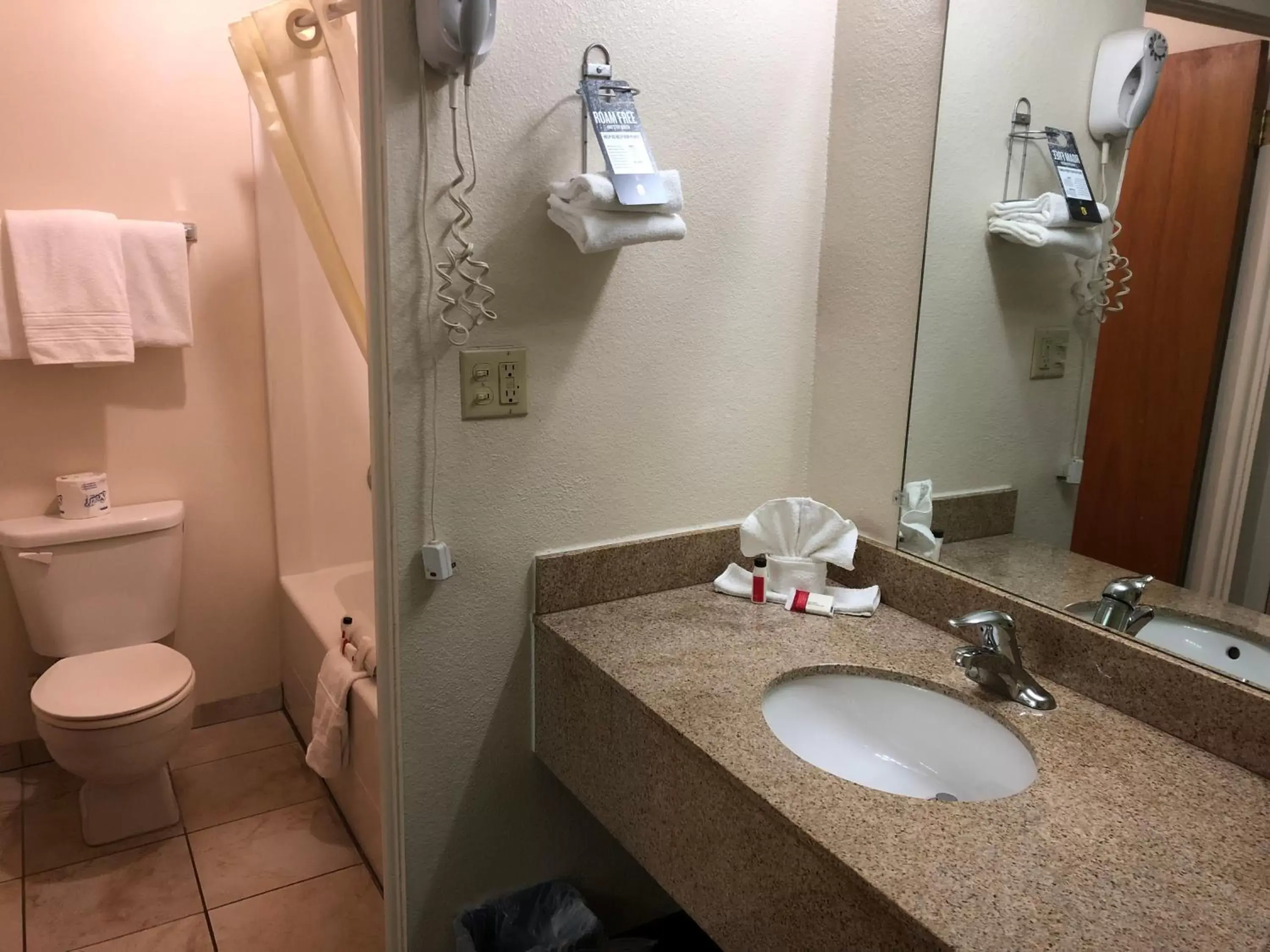 Bathroom in Super 8 by Wyndham Ontario