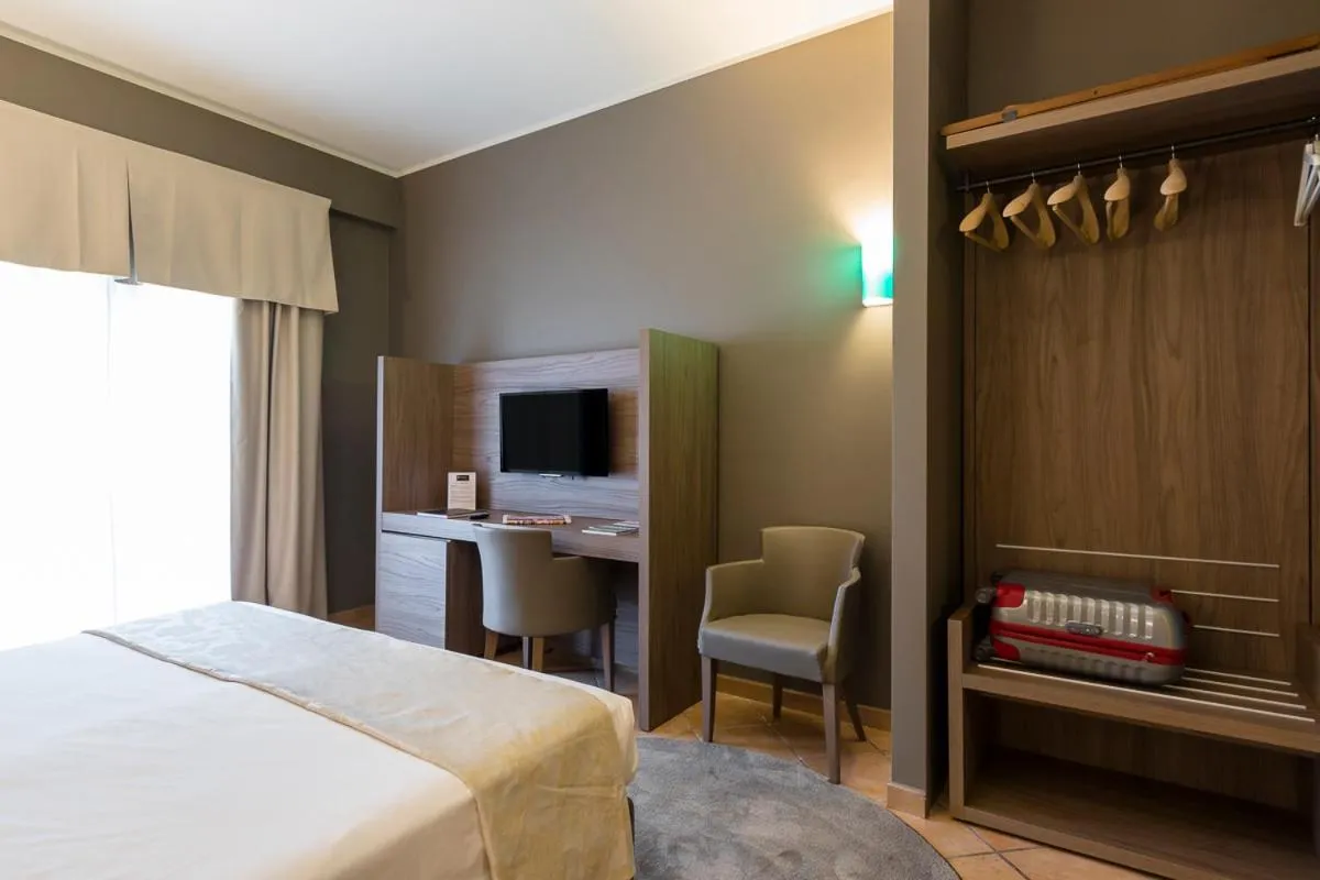 Photo of the whole room, Bed in Hotel Sunflower