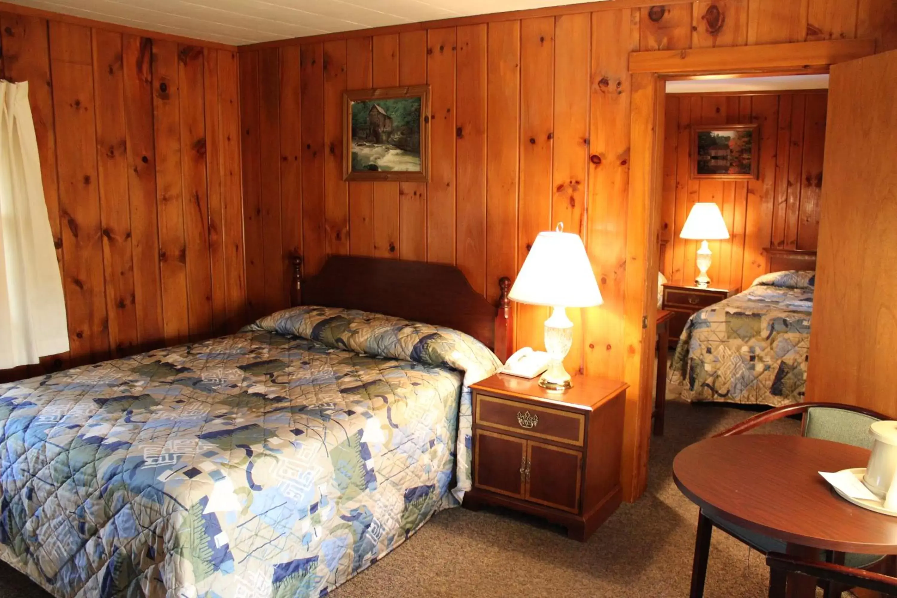 Bed in Nootka Lodge