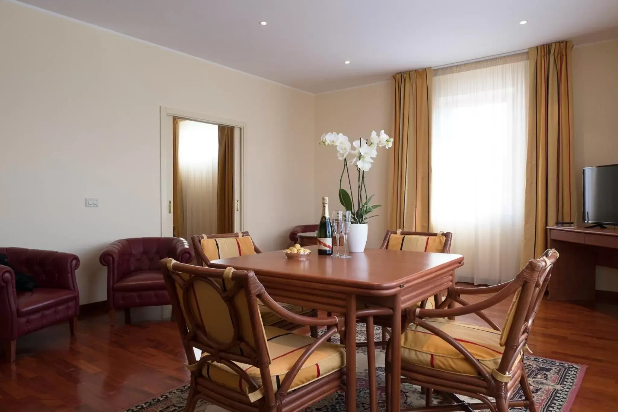 Dining Area in Appia Antica Hotel