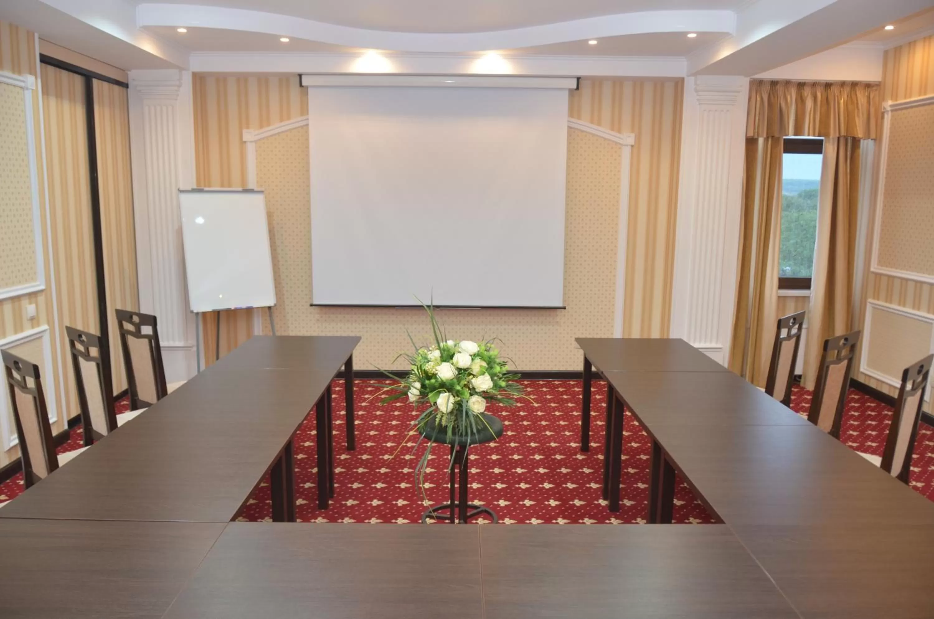 Business facilities in Regency Hotel