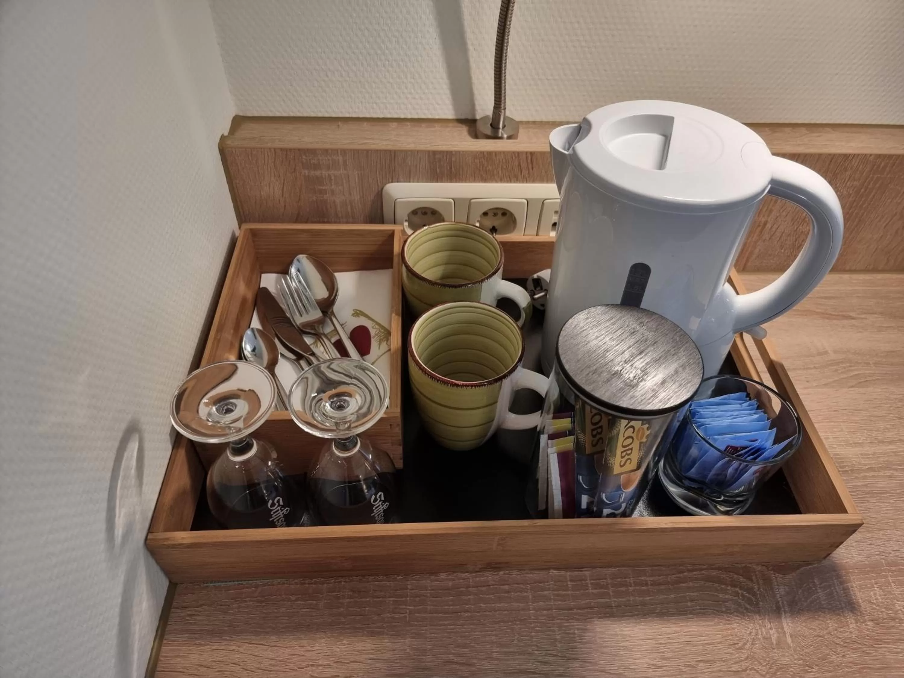 Coffee/tea facilities in Gästehaus Grunewald Bed & Breakfast