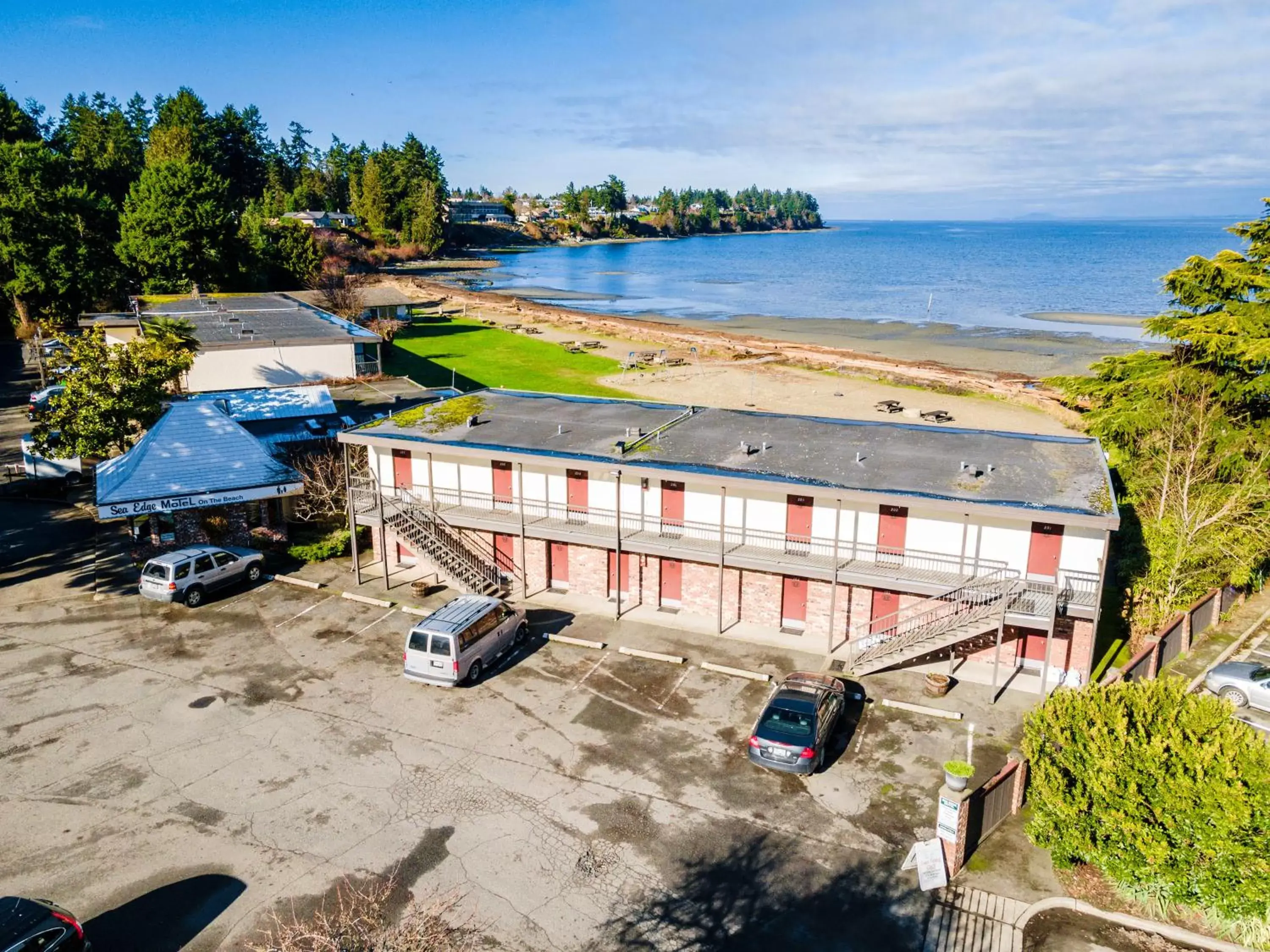 Property building, Bird's-eye View in Sea Edge Motel