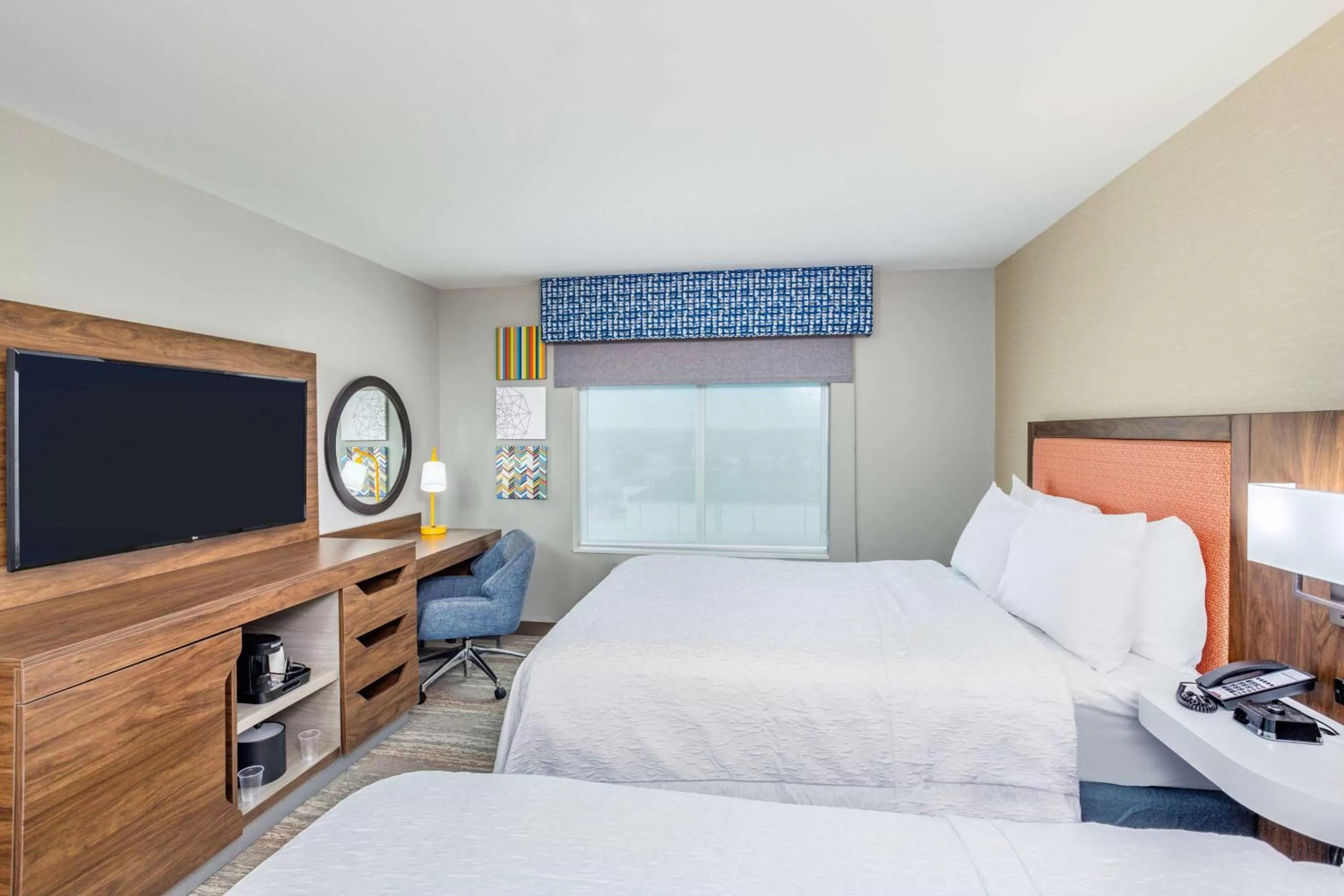 Bedroom, Bed in Hampton Inn Bedford In, In