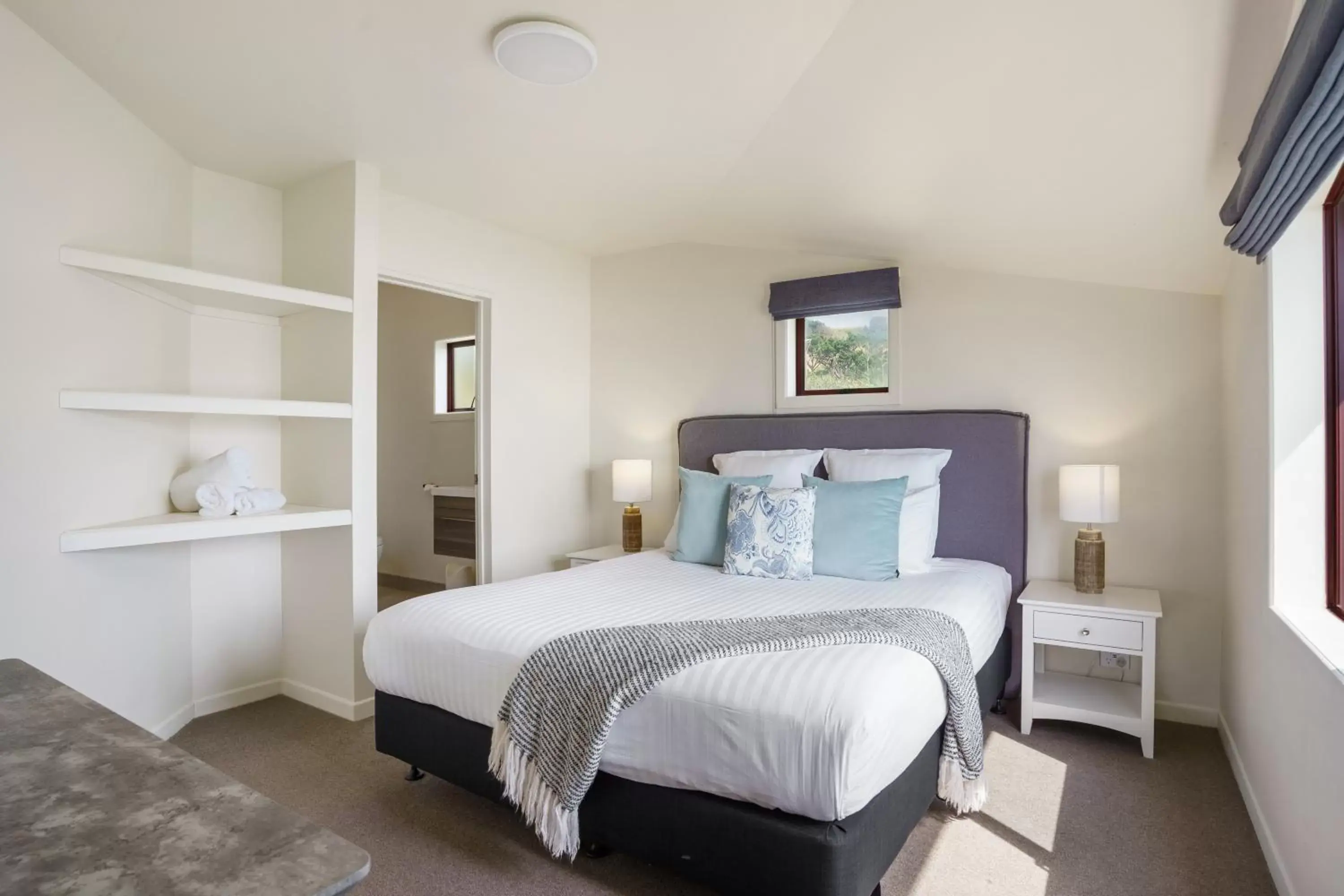 Bedroom, Bed in Castaways Resort