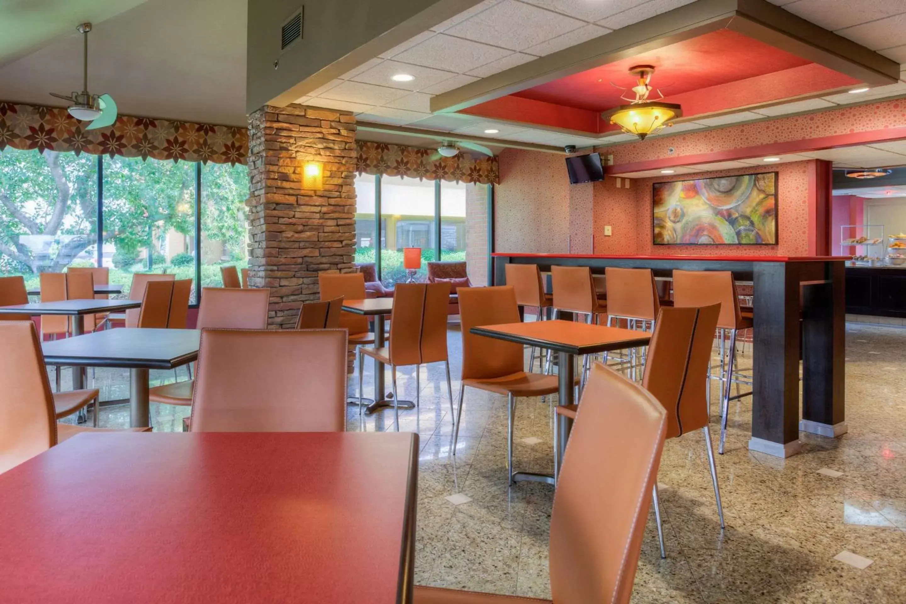 Restaurant/Places to Eat in Comfort Inn & Suites Evansville Airport