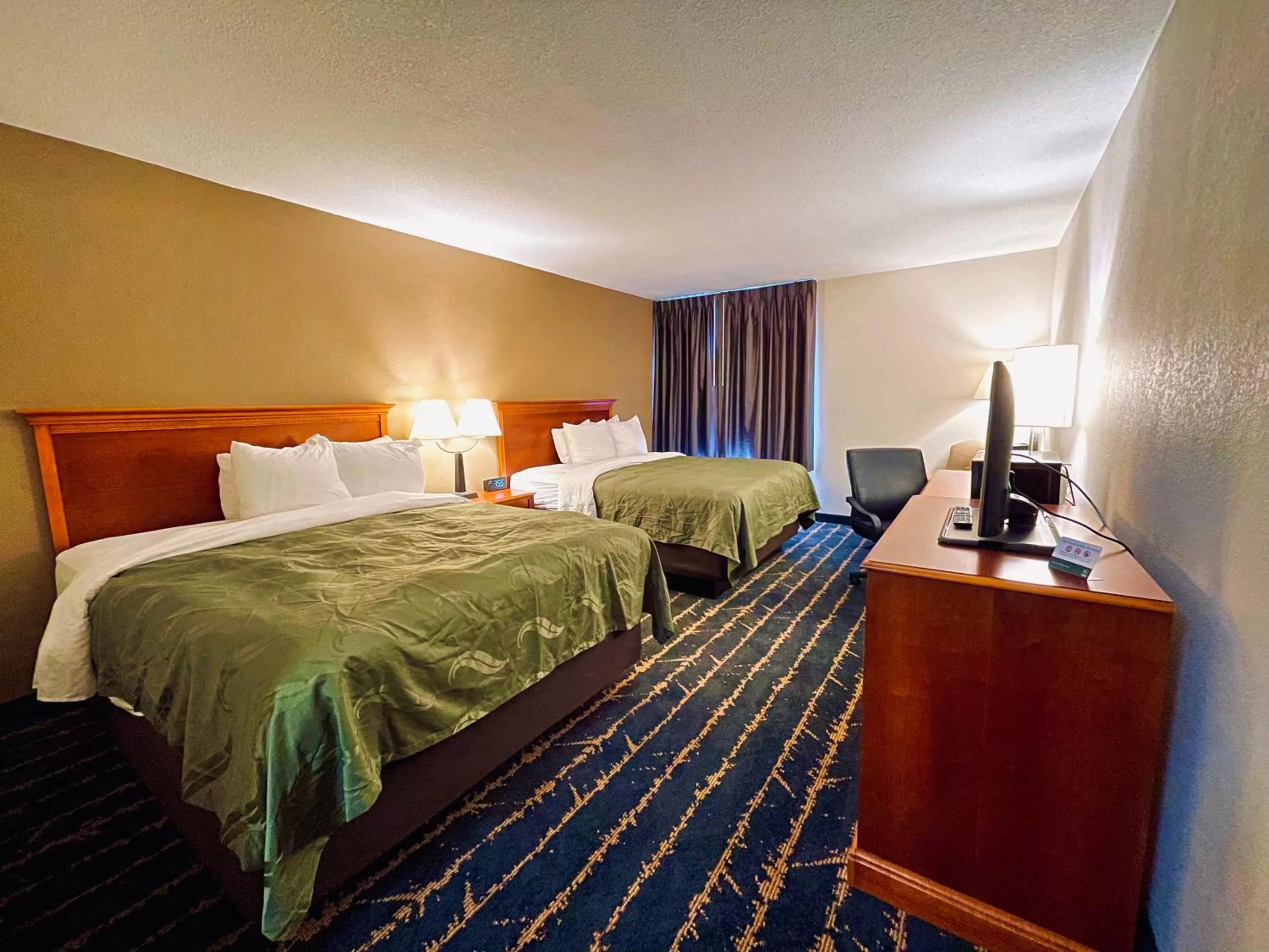 Photo of the whole room, Bed in Quality Inn