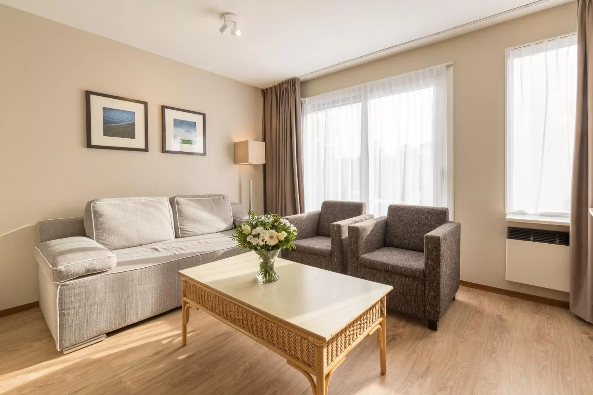 Seating area in Fletcher Hotel-Restaurant Amelander Kaap Seating area in Fletcher Hotel-Restaurant Amelander Kaap