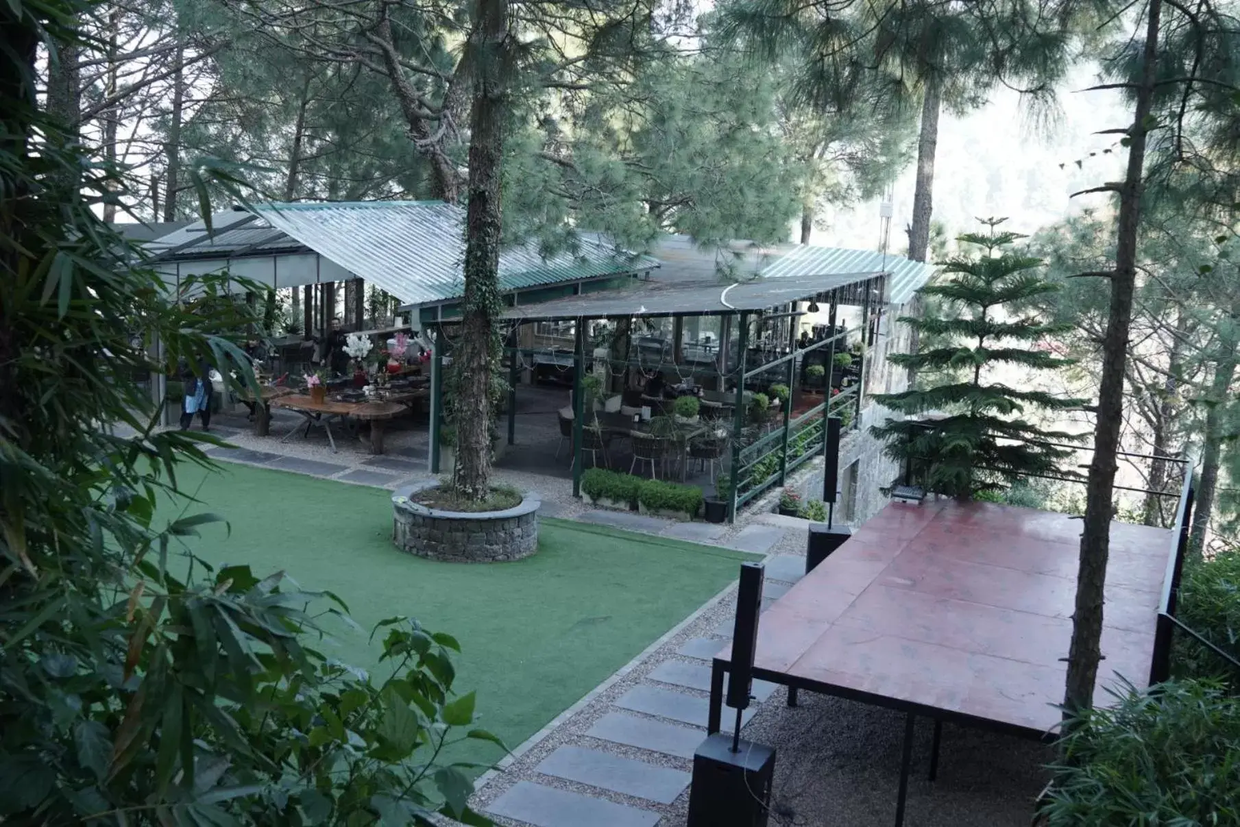 Dining area in Kasauli Hills Resort