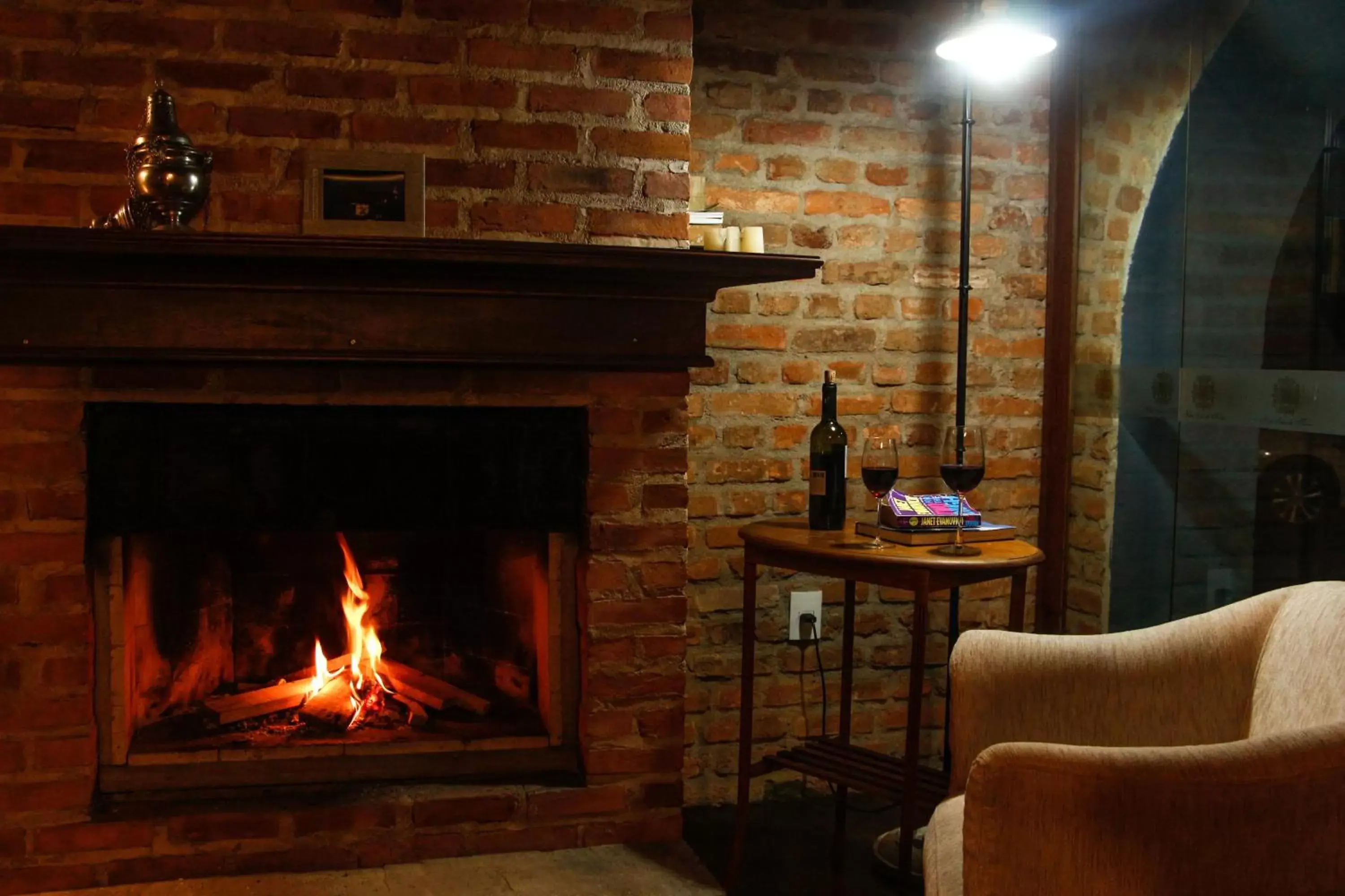 Communal lounge/ TV room in Hotel Solar de Maria