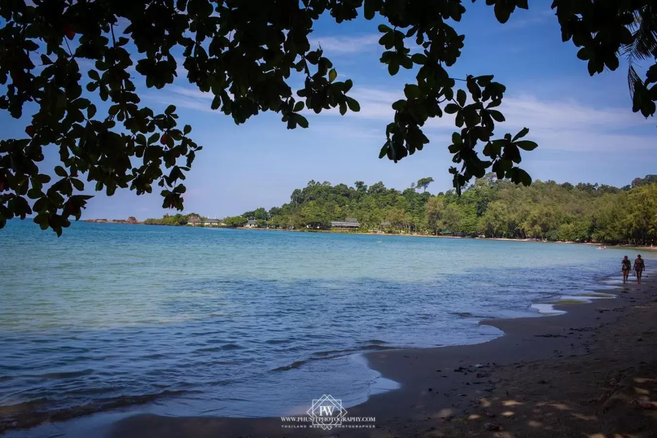 Beach in Flora I Talay