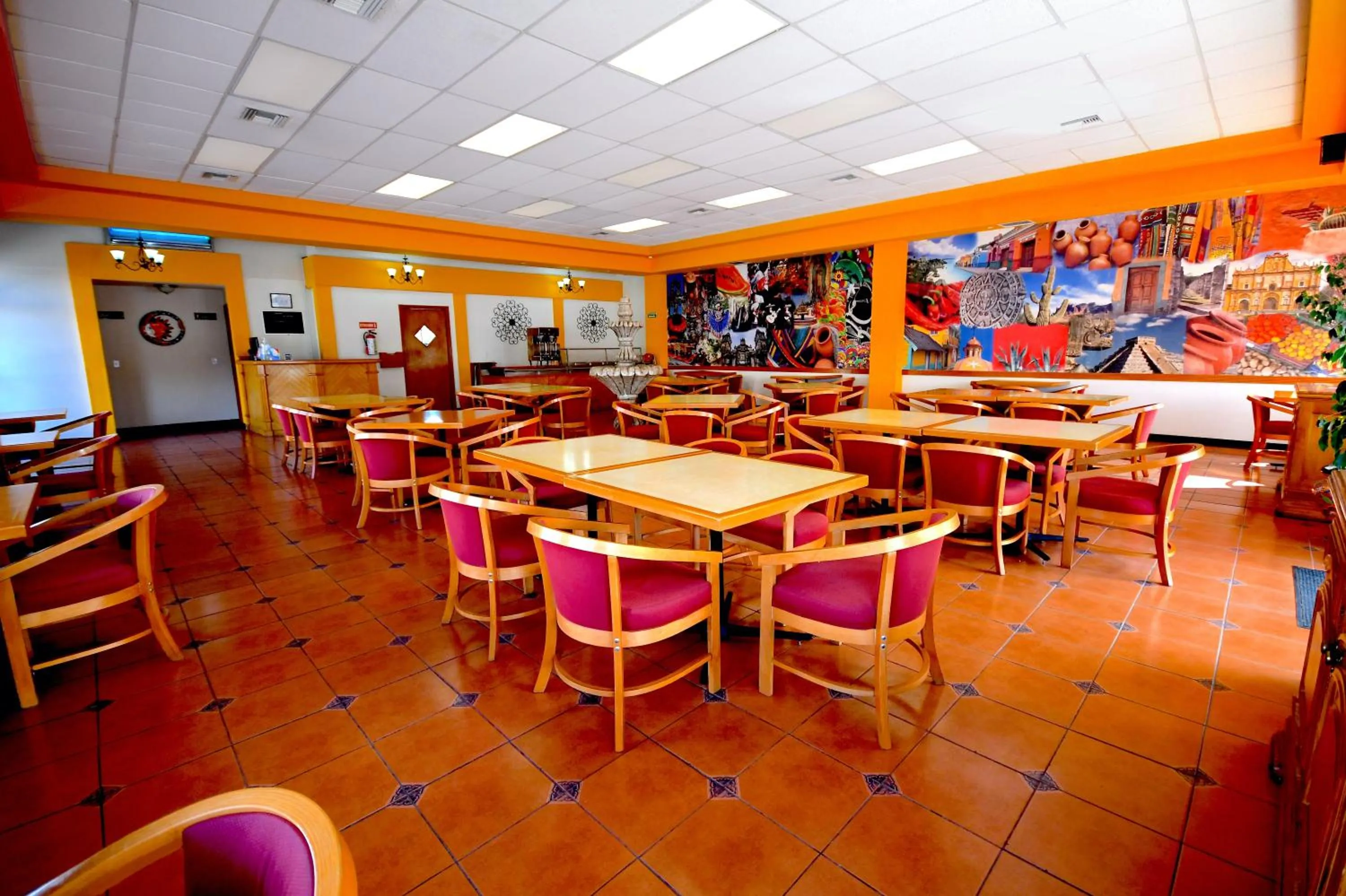 Restaurant/places to eat in Hotel Consulado Inn