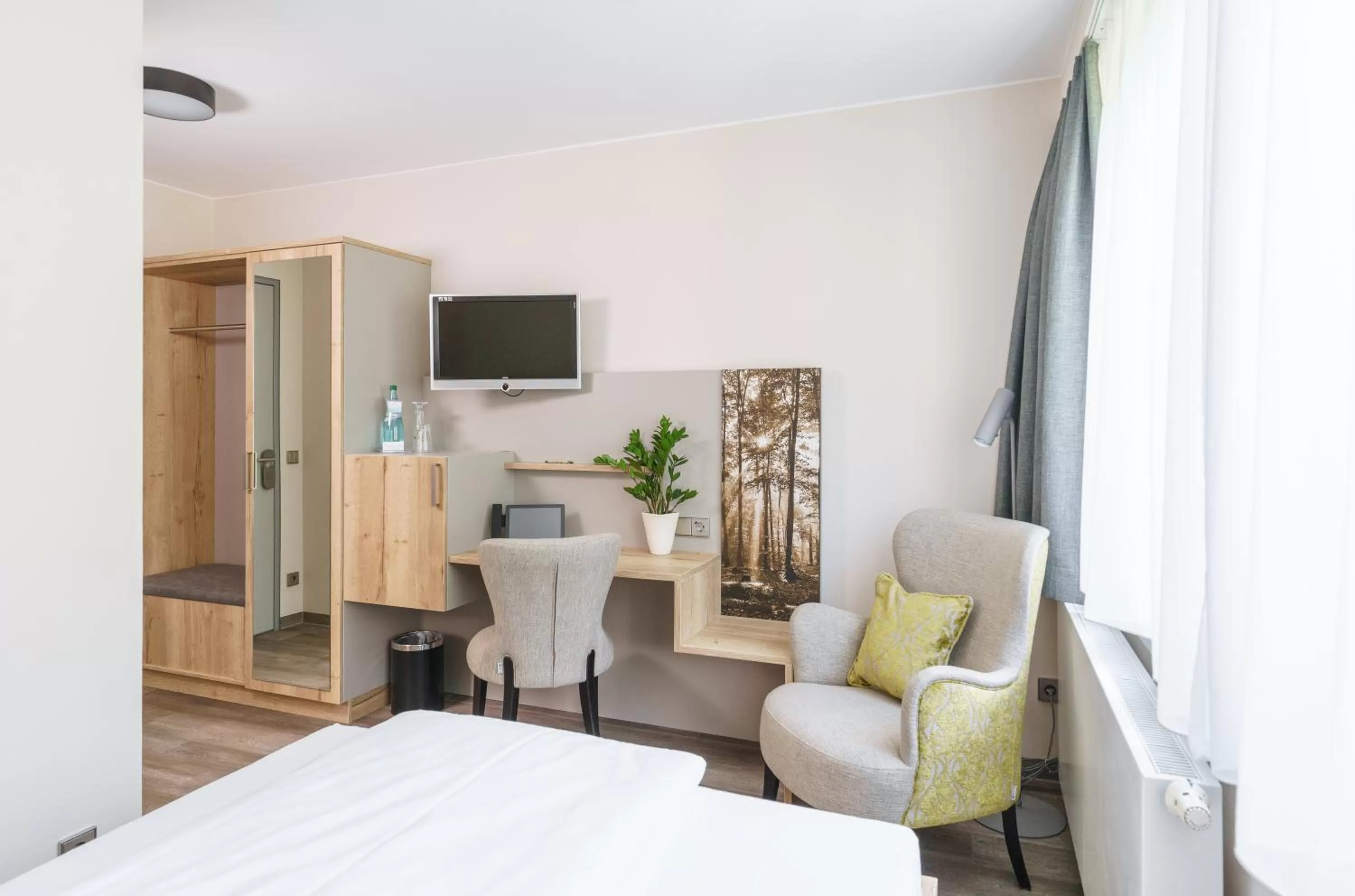 Bed in Hotel Forsthaus Grüna Betreibergesellschaft mbH