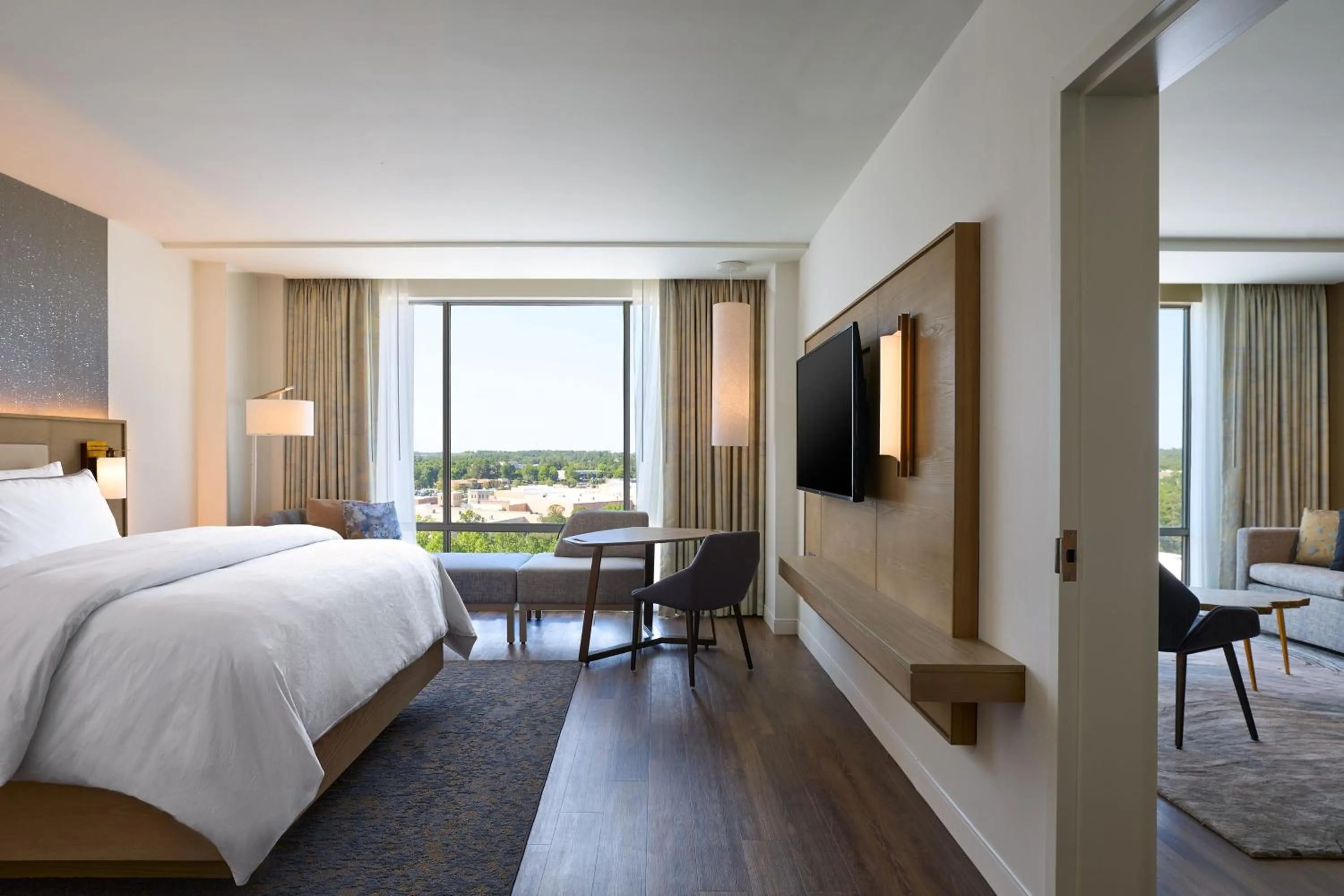 Photo of the whole room, Bed in The Westin Raleigh-Durham Airport