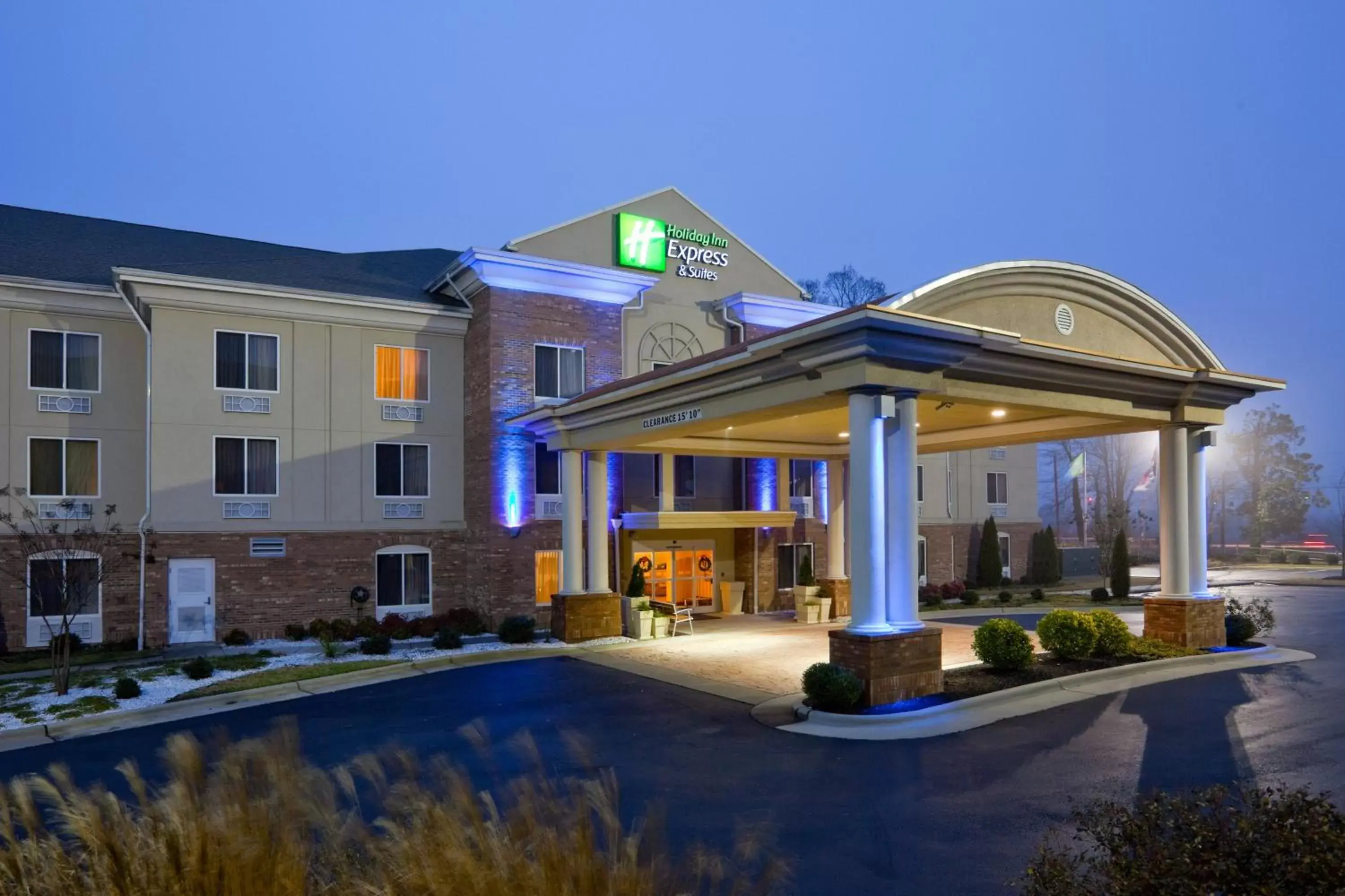 Property Building in Holiday Inn Express Hotel & Suites High Point South, an IHG Hotel