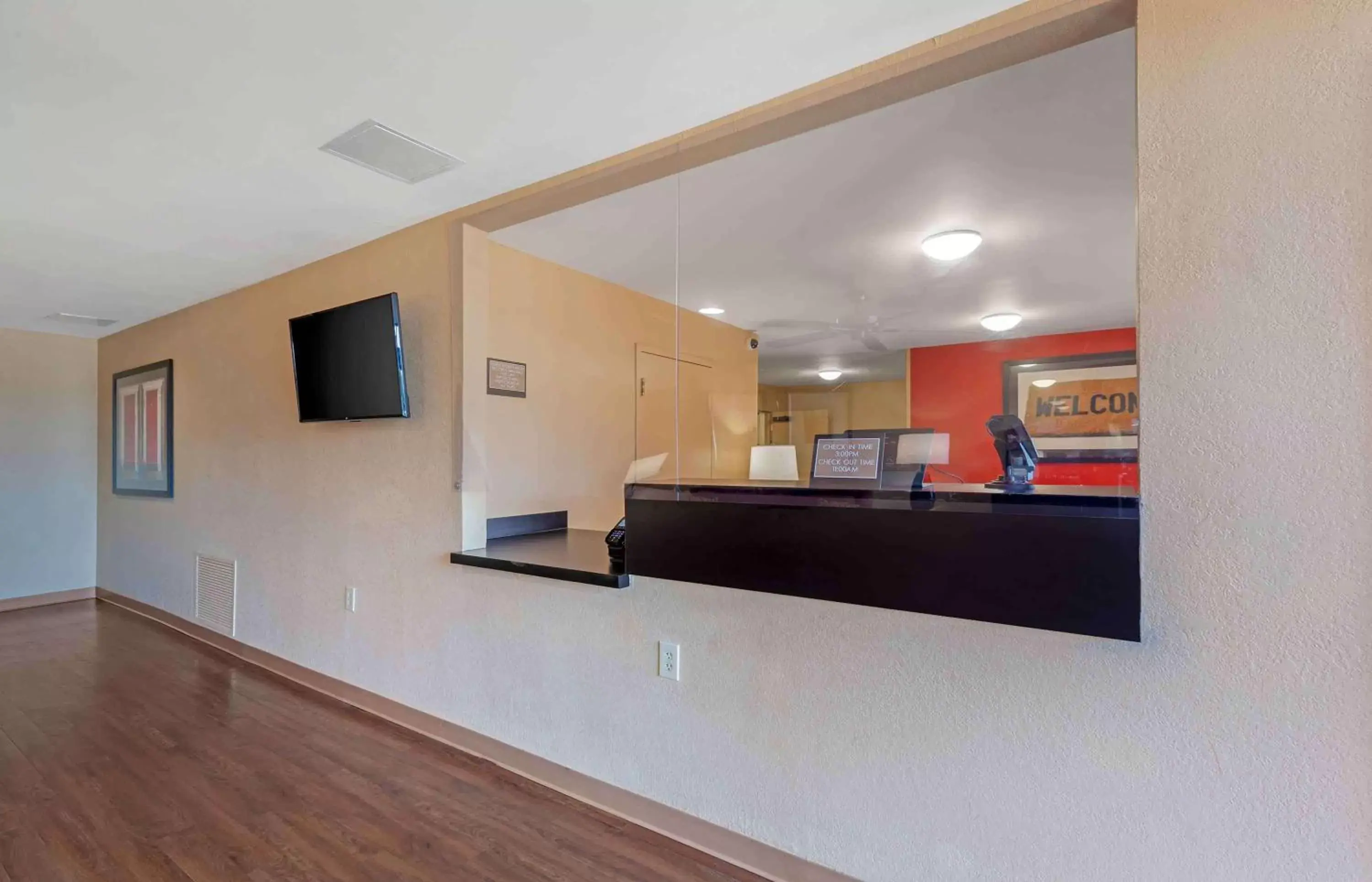 Lobby or reception, Lobby/Reception in Extended Stay America Suites - Rockford - State Street