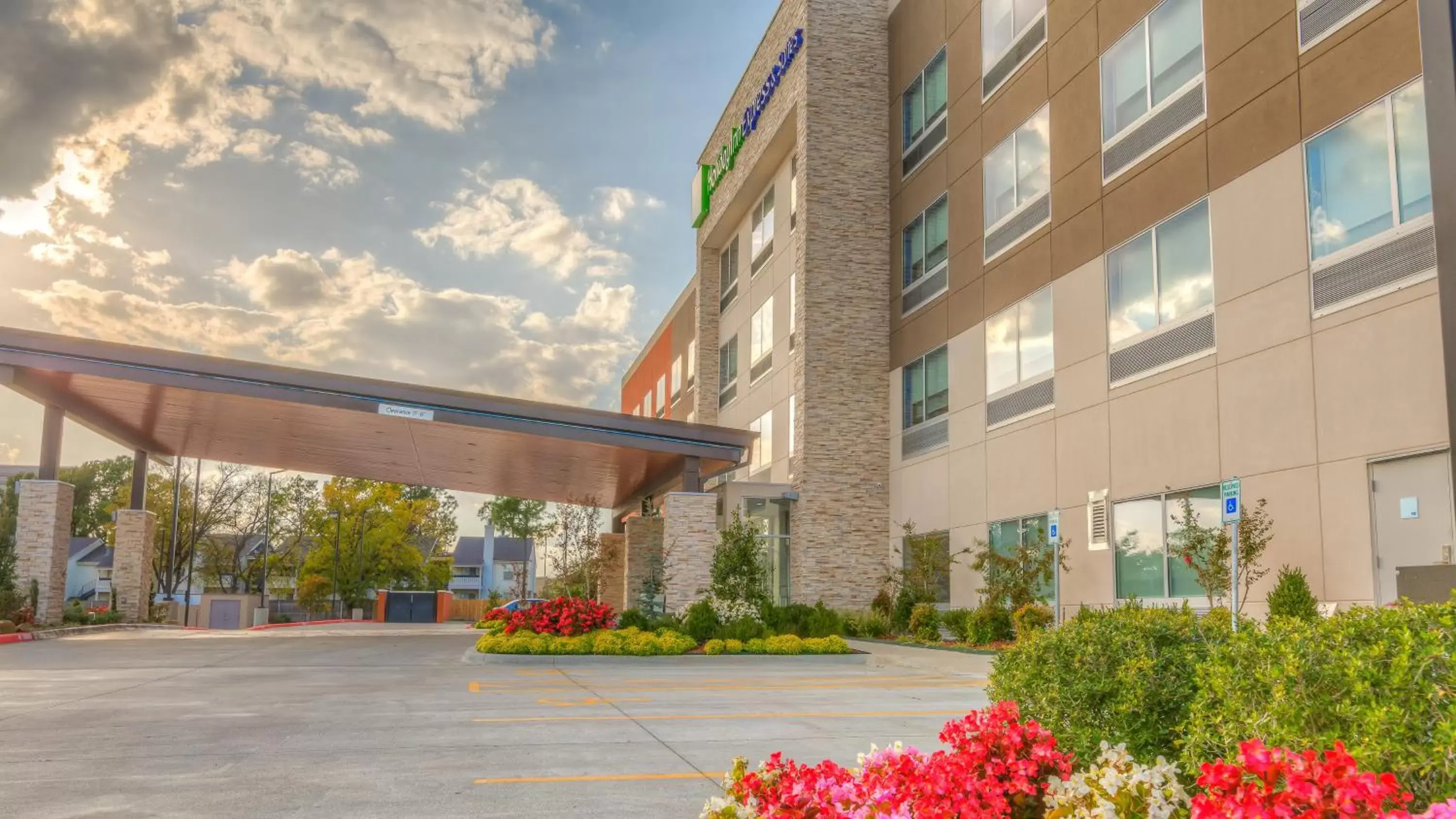 Property Building in Holiday Inn Express & Suites Tulsa Midtown, an IHG Hotel