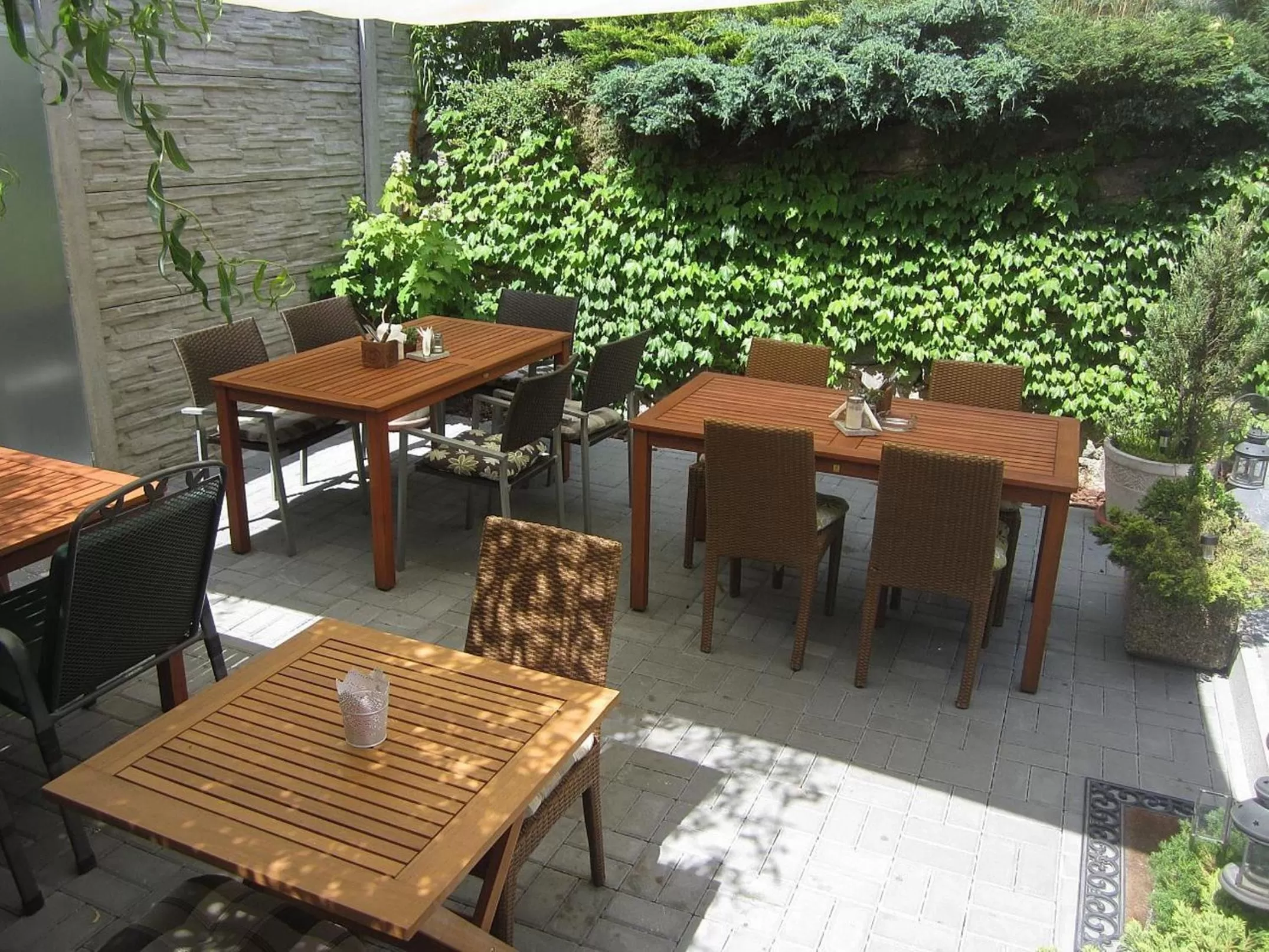 Restaurant/Places to Eat in Spa & Pool Apartment Hotel - Restaurant VILLA IVICA