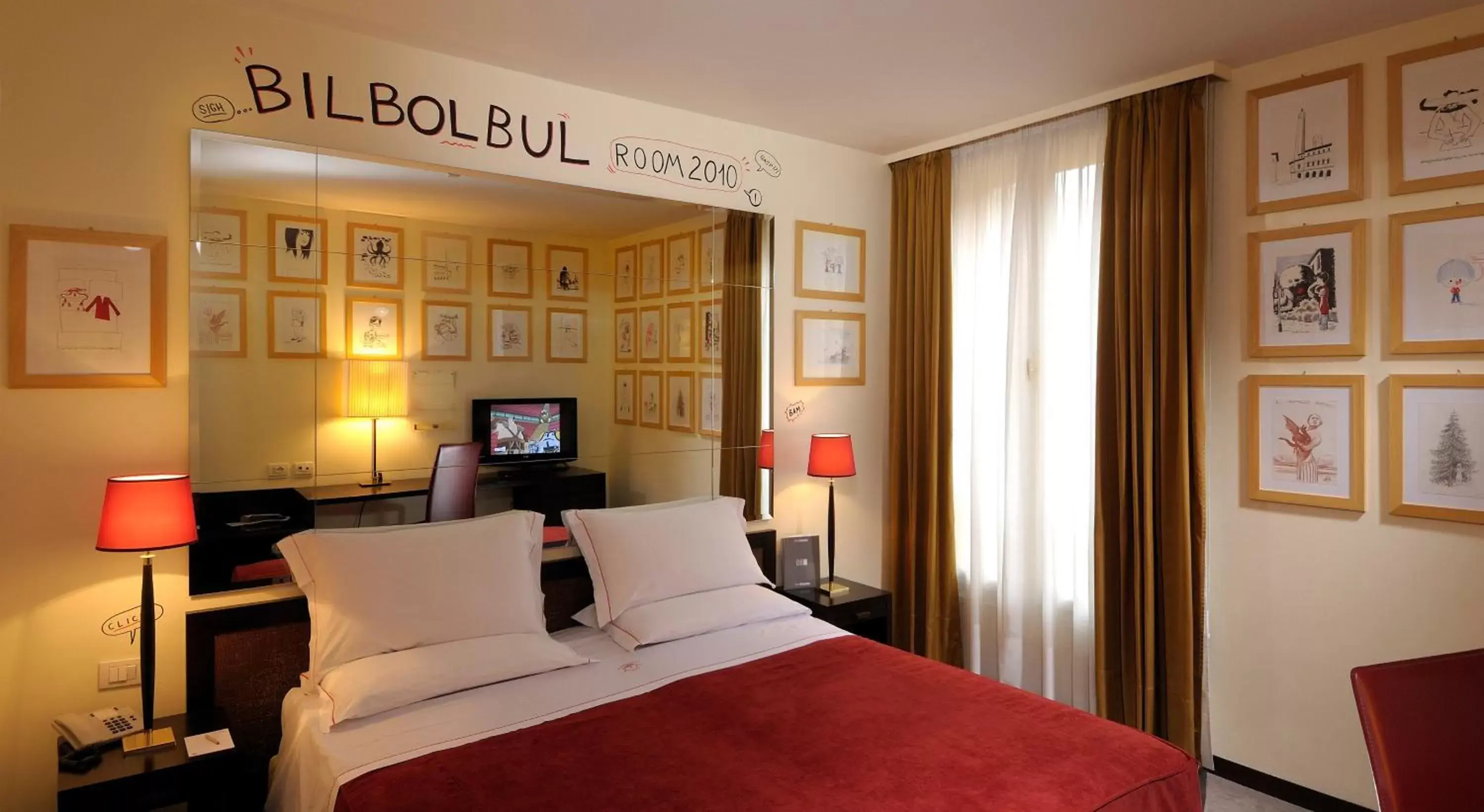 Photo of the whole room, Bed in PHI HOTEL BOLOGNA "Al Cappello Rosso"