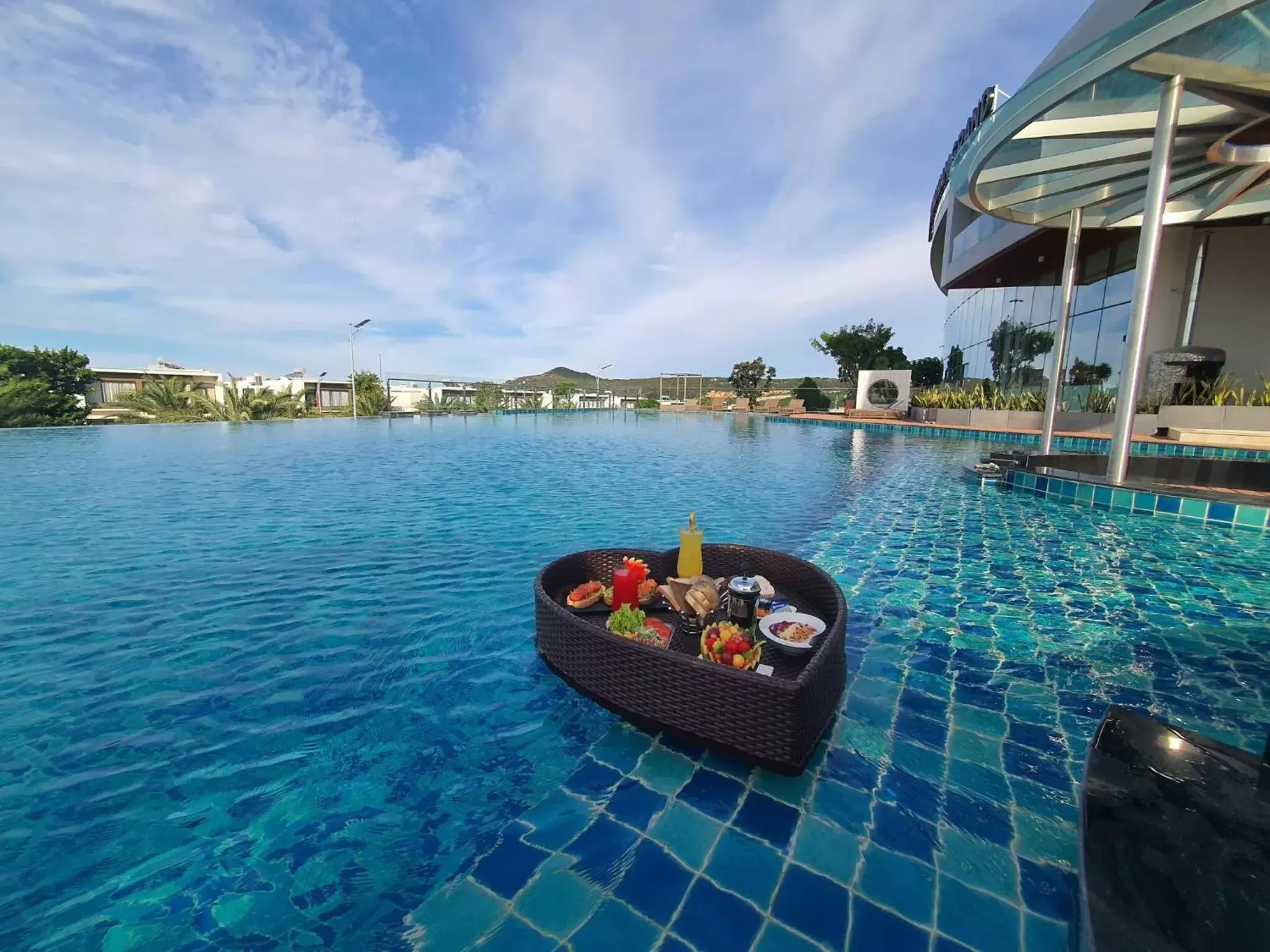 Food and drinks in Wyndham Grand KN Paradise Cam Ranh