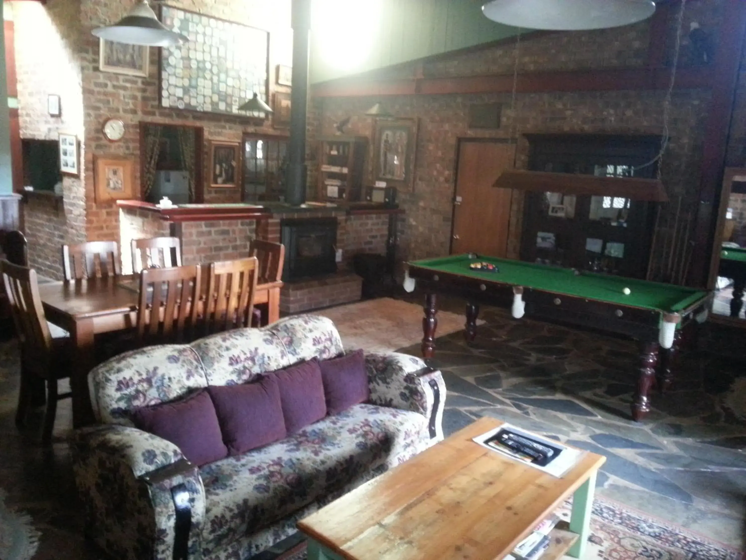 Living room, Billiards in Eagle Foundry Bed & Breakfast