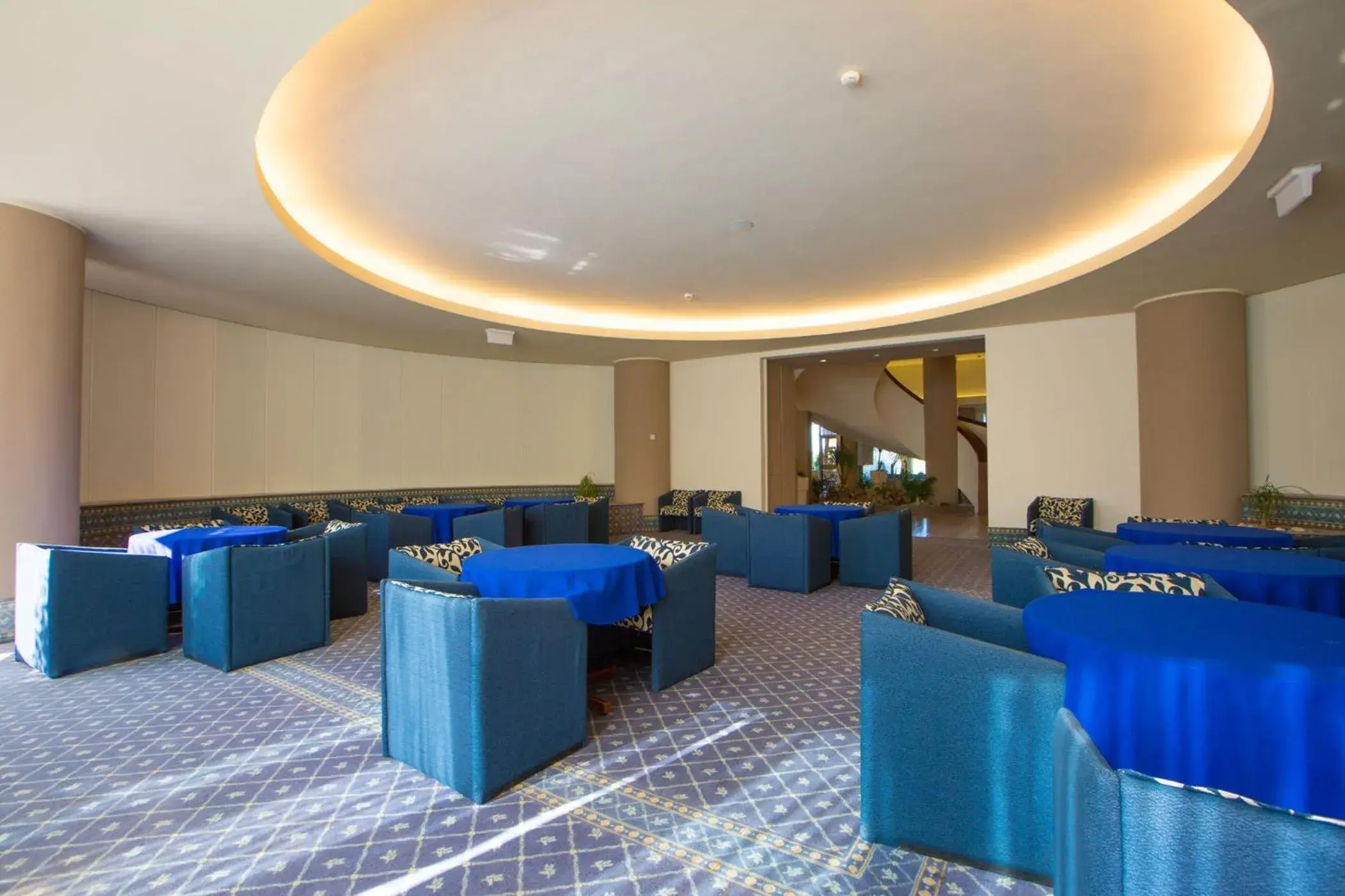 Communal lounge/ TV room, Restaurant/Places to Eat in MClub Lipari