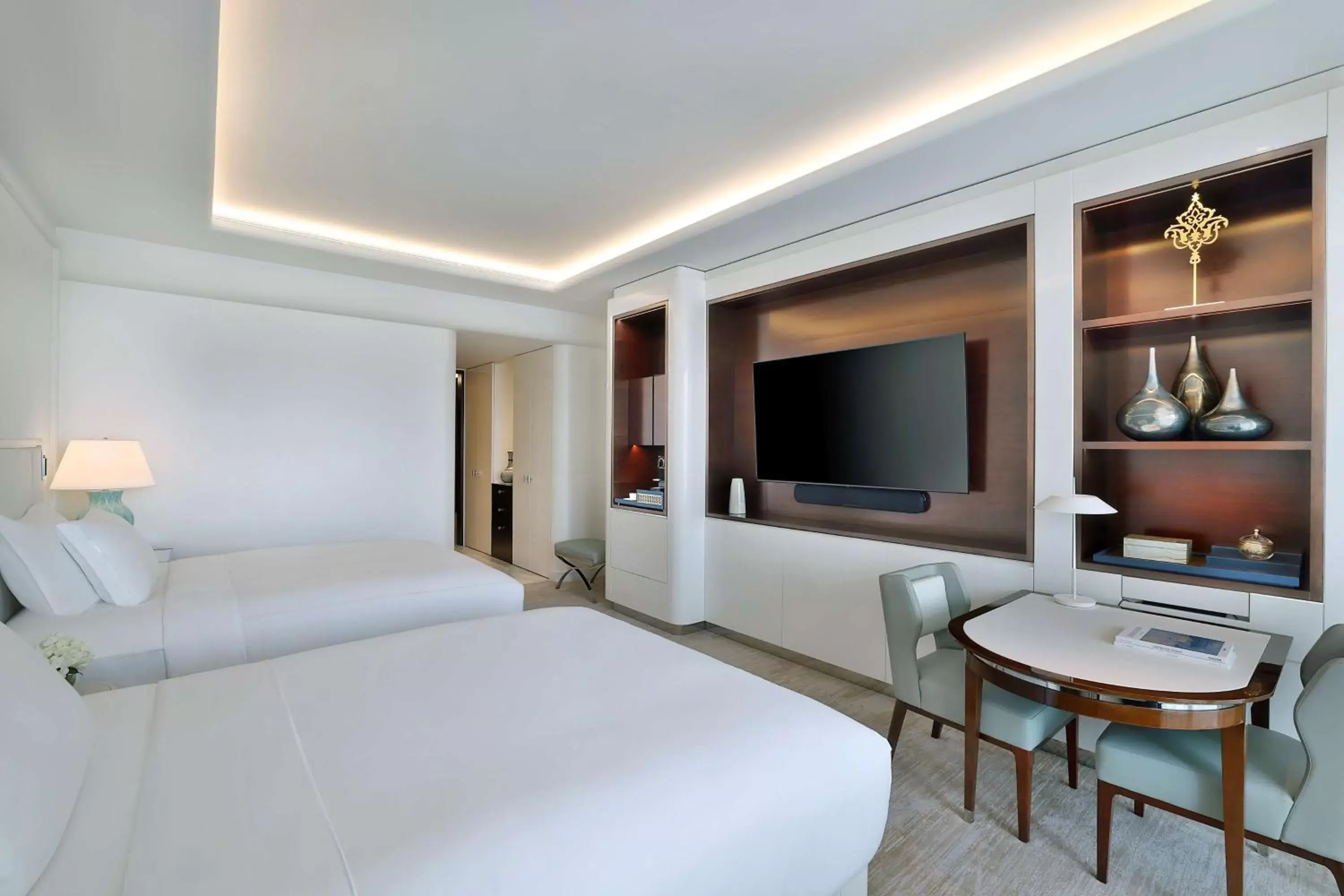 Bedroom, TV/Entertainment Center in Waldorf Astoria Lusail, Doha